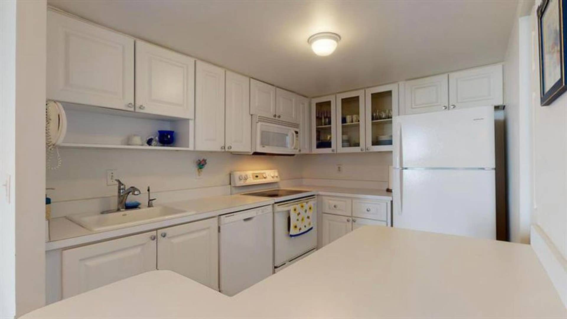 2800 N Ocean Drive, Riviera Beach, FL 33404 kitchen2