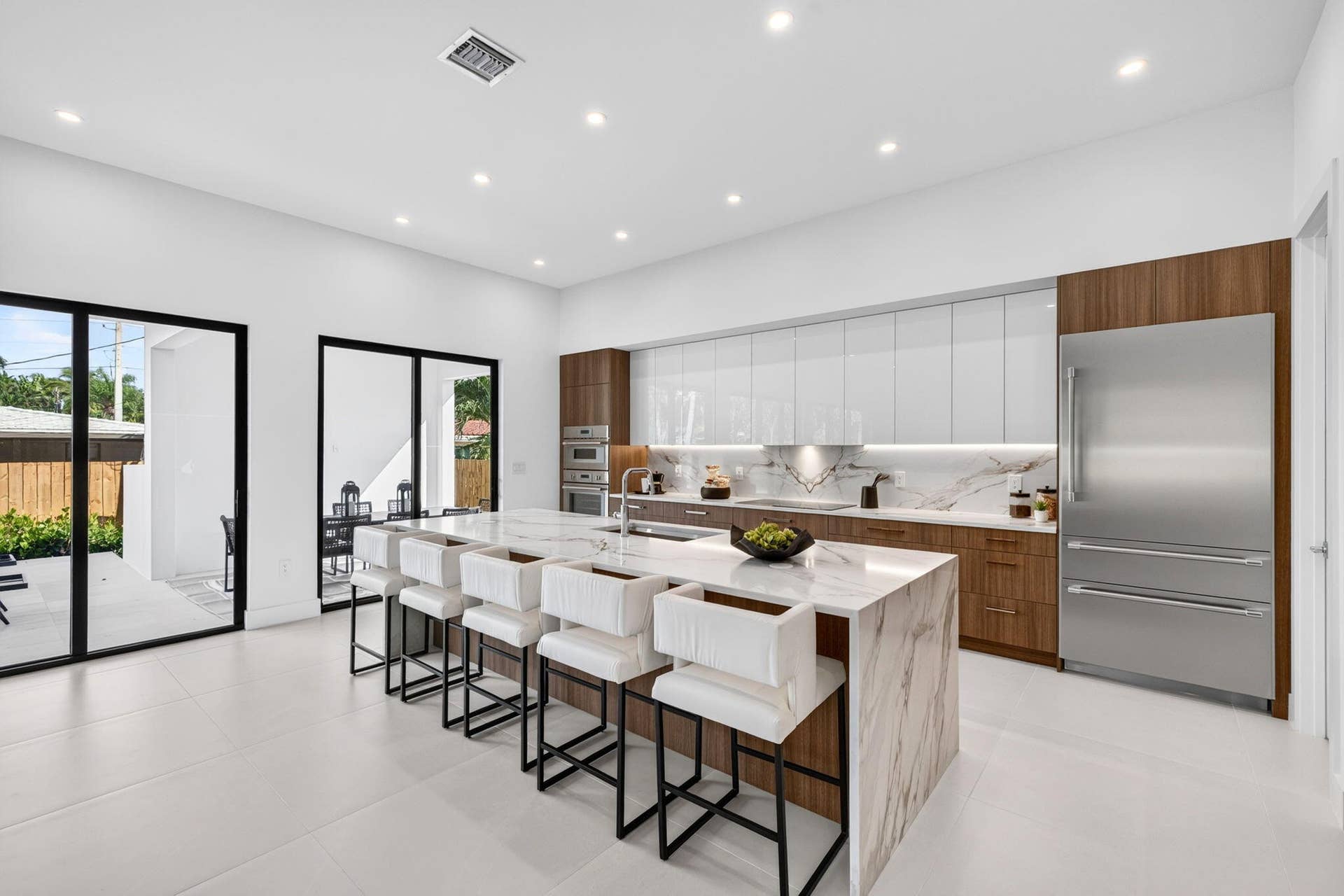 1781 NE 18TH Street, Fort Lauderdale, FL 33305 Kitchen