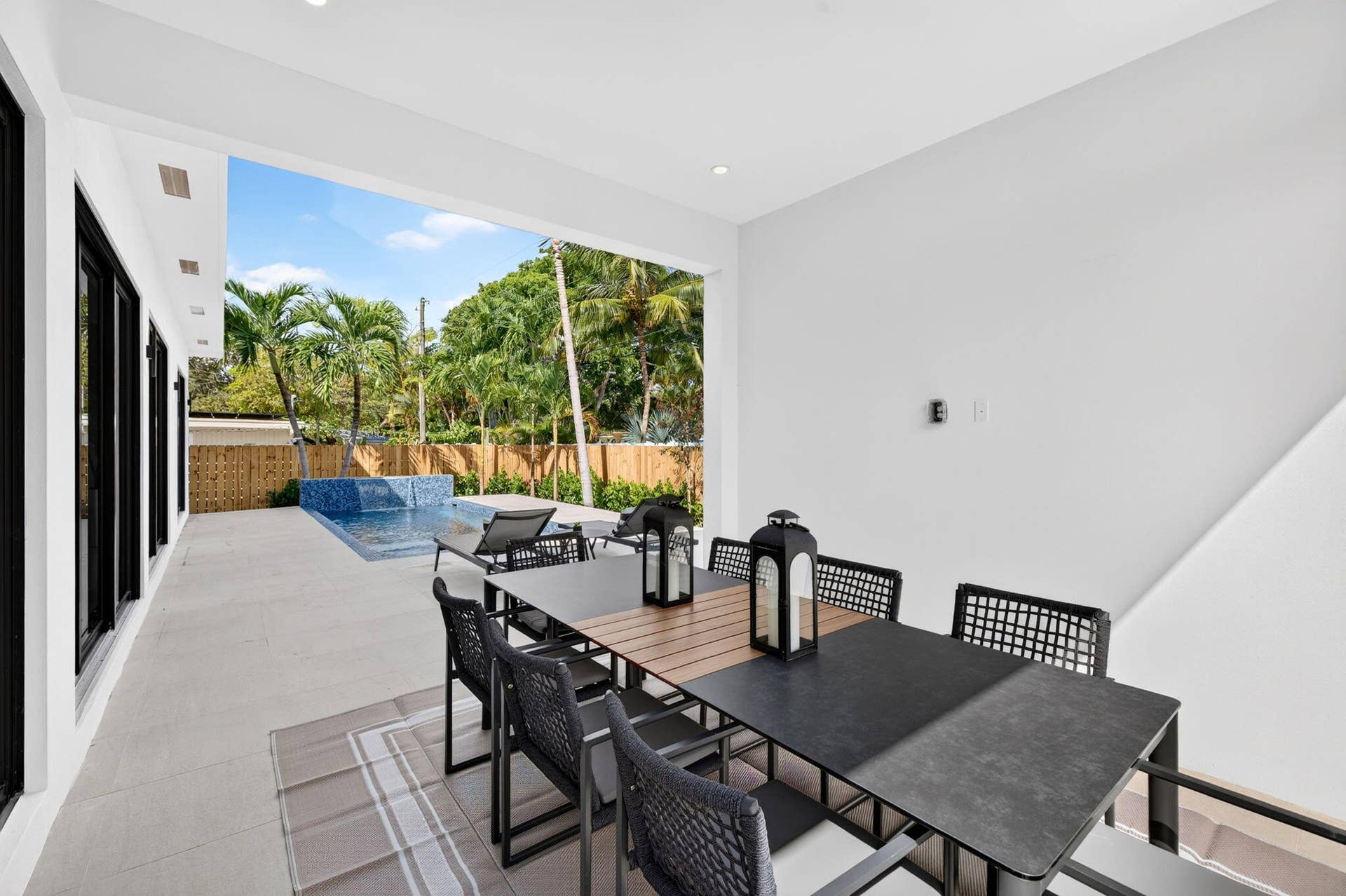1781 NE 18TH Street, Fort Lauderdale, FL 33305 Covered Patio