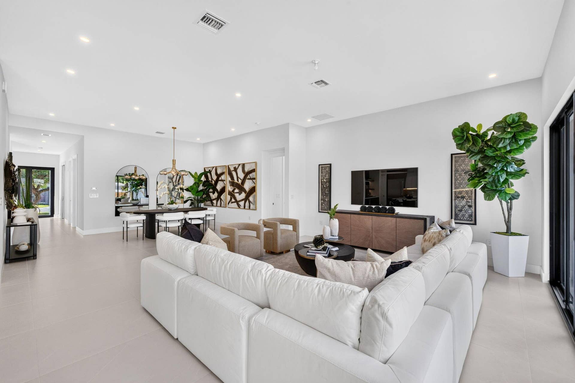 1781 NE 18TH Street, Fort Lauderdale, FL 33305 Living Dining