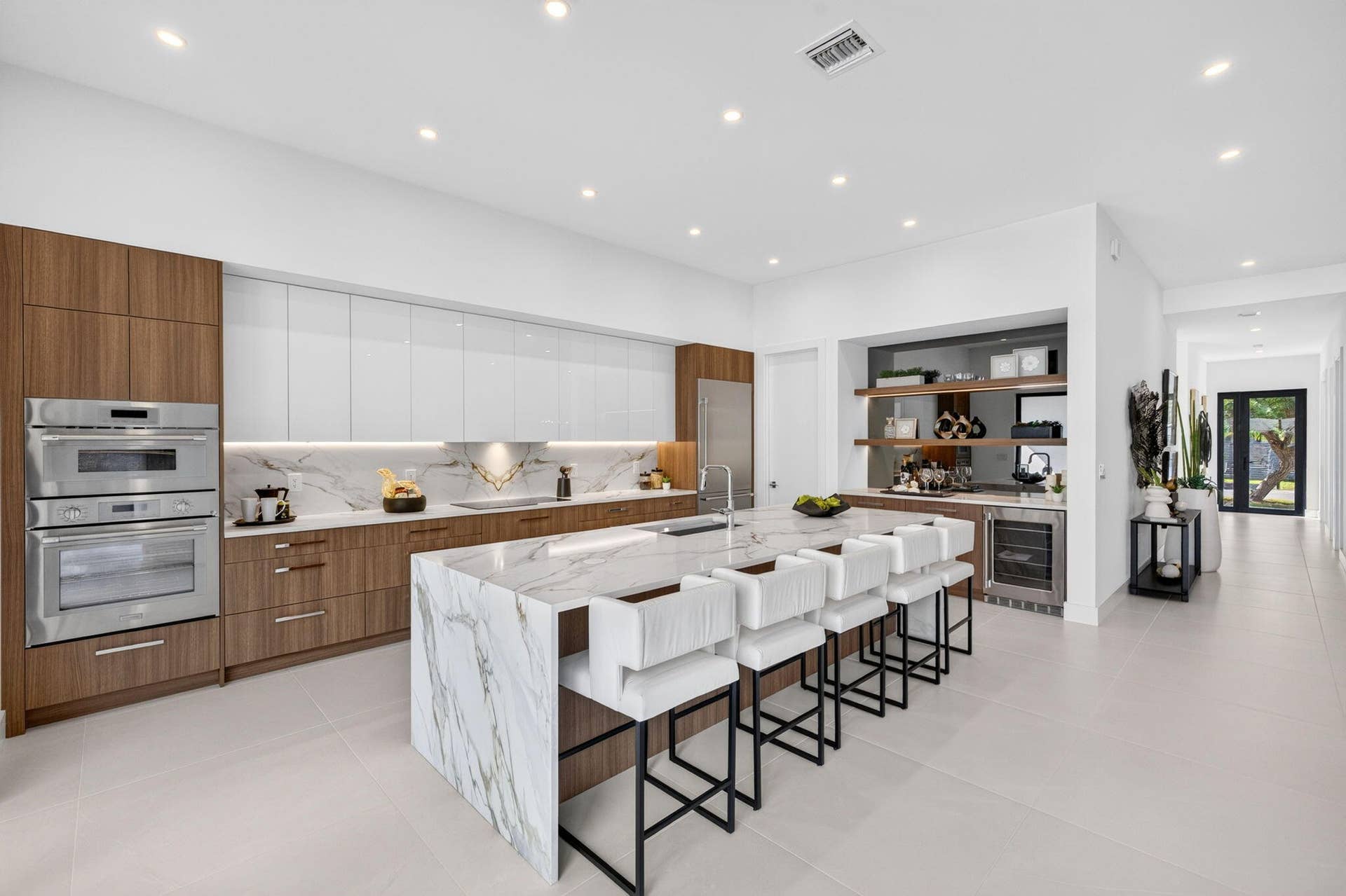 1781 NE 18TH Street, Fort Lauderdale, FL 33305 Kitchen