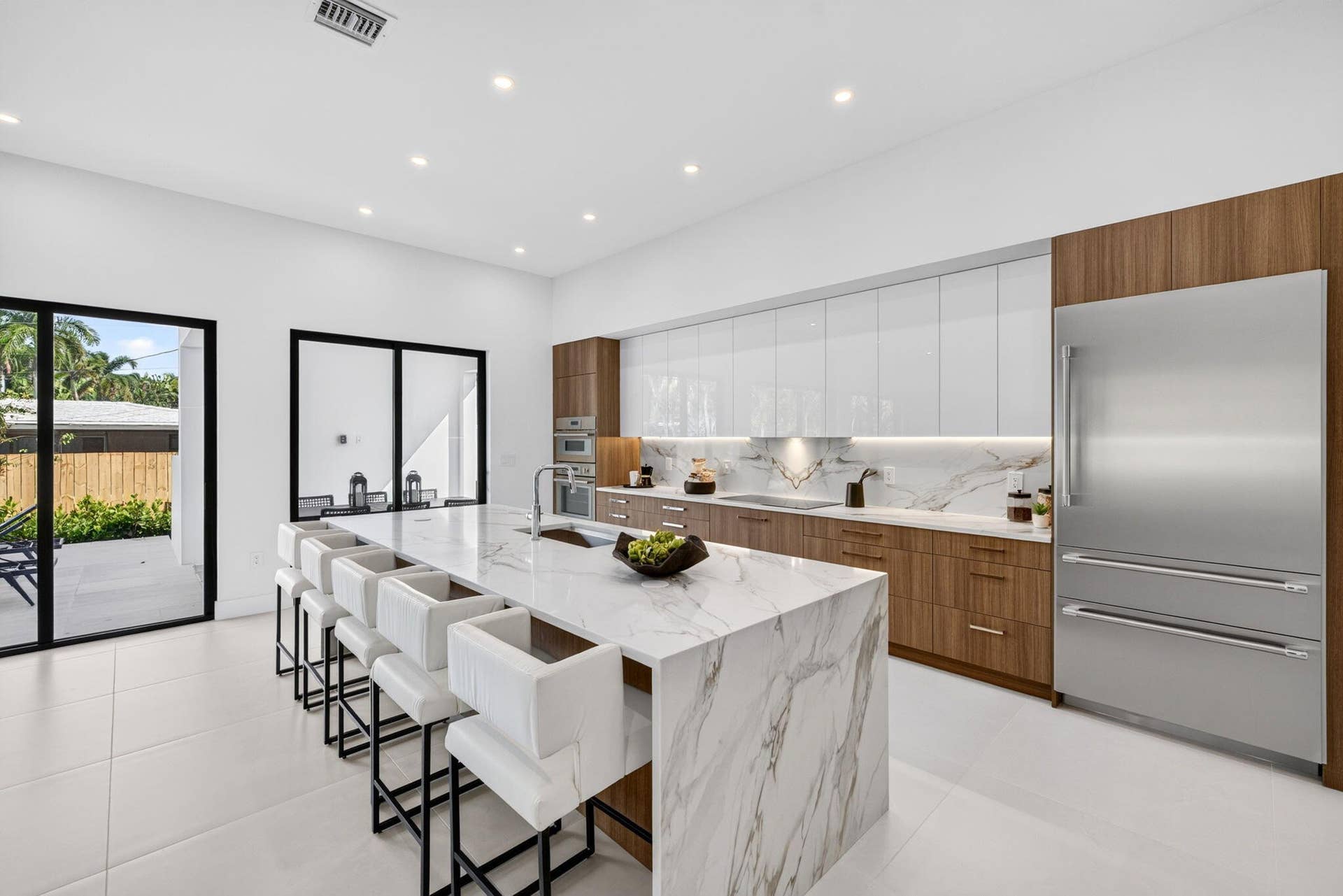 1781 NE 18TH Street, Fort Lauderdale, FL 33305 Kitchen