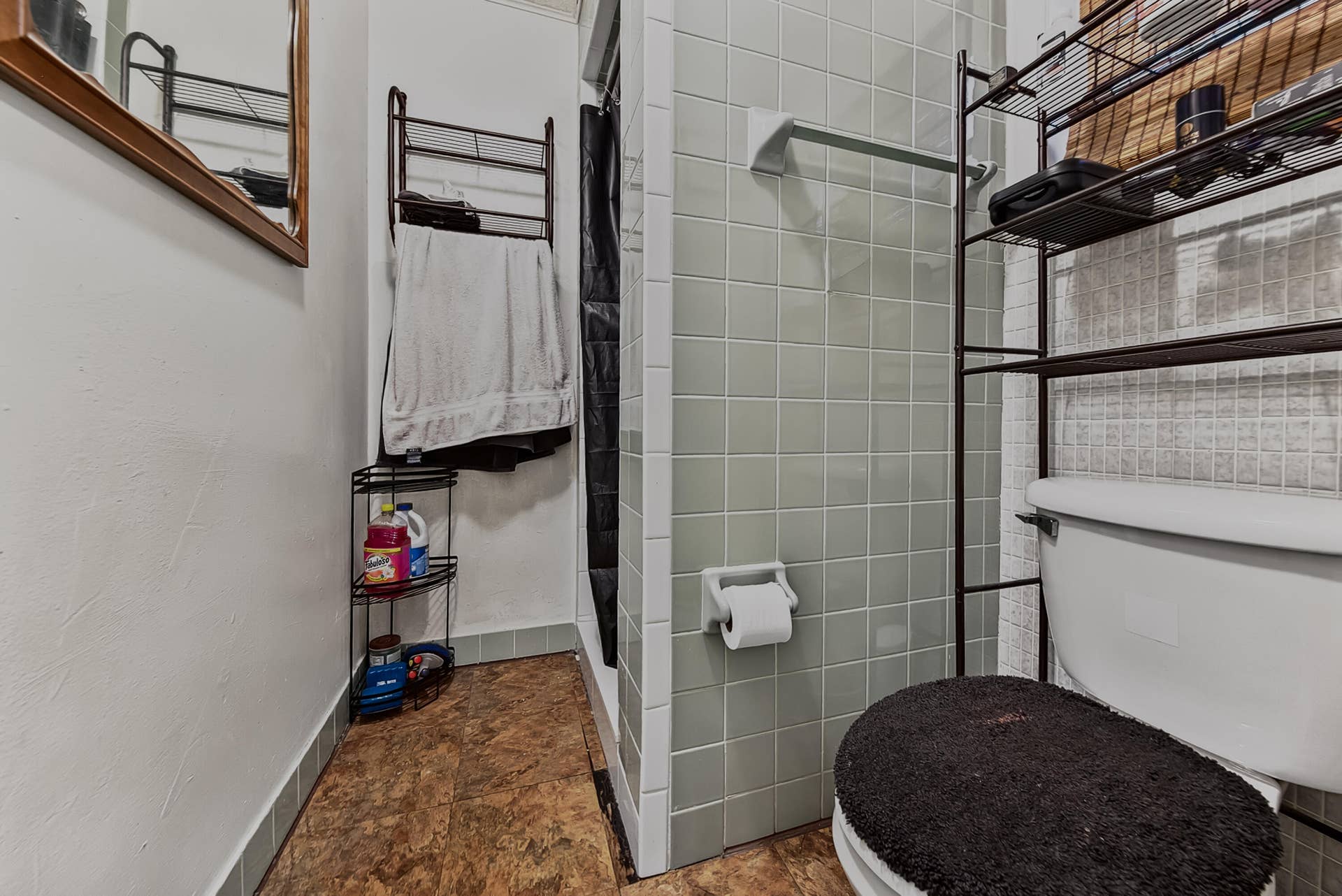 116 NE 22nd Street, Wilton Manors, FL 33305 2nd floor bathroom