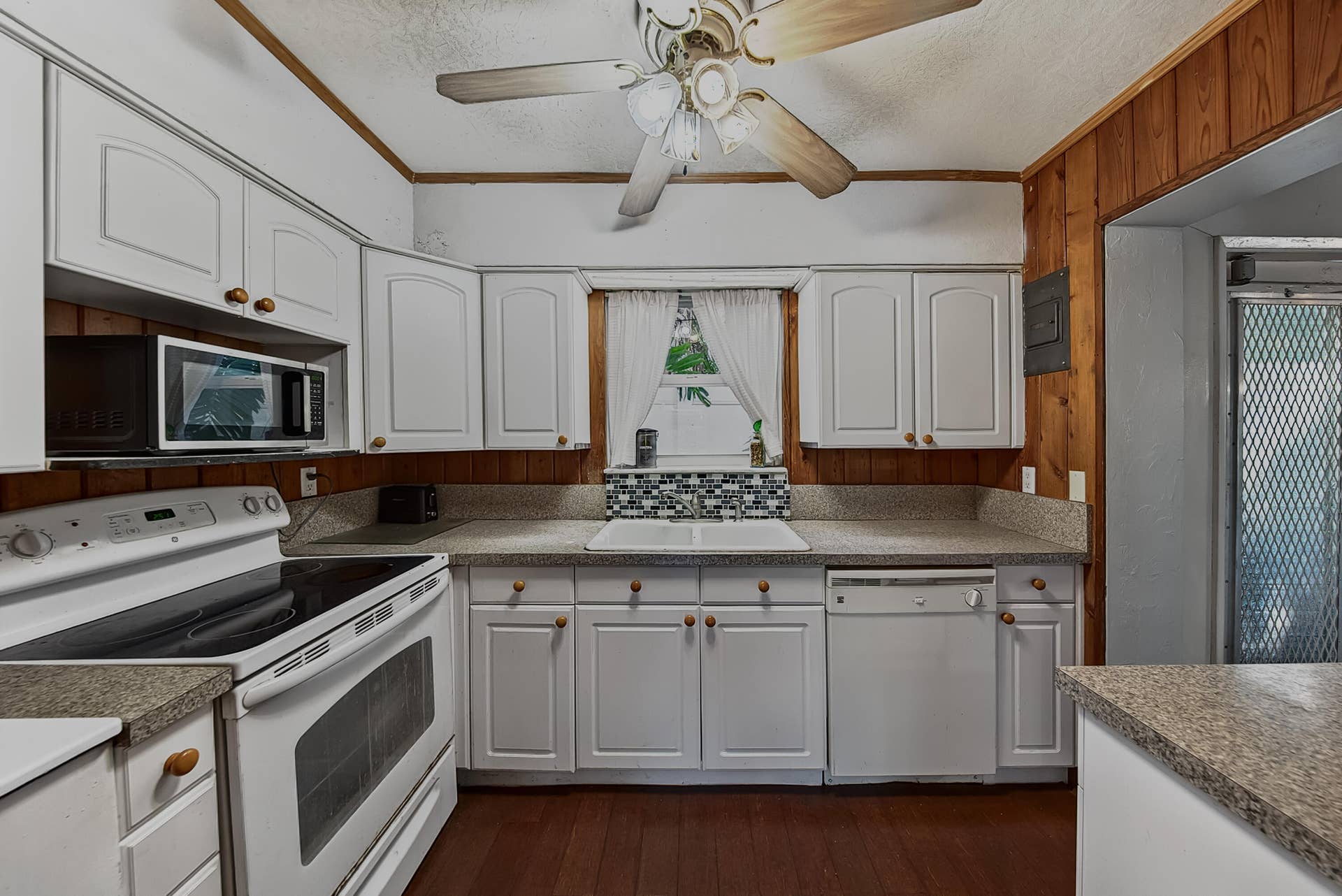 116 NE 22nd Street, Wilton Manors, FL 33305 Sadie116-18