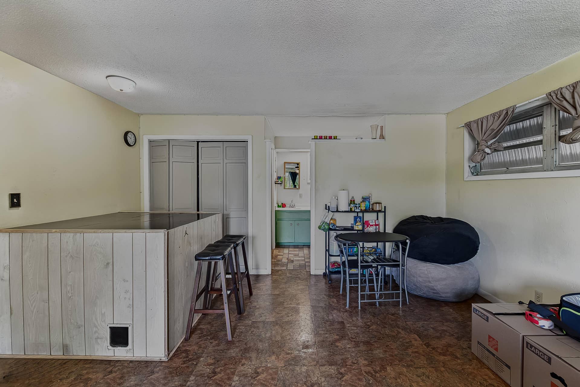 116 NE 22nd Street, Wilton Manors, FL 33305 2nd floor - counter is stairwell from 1st floor