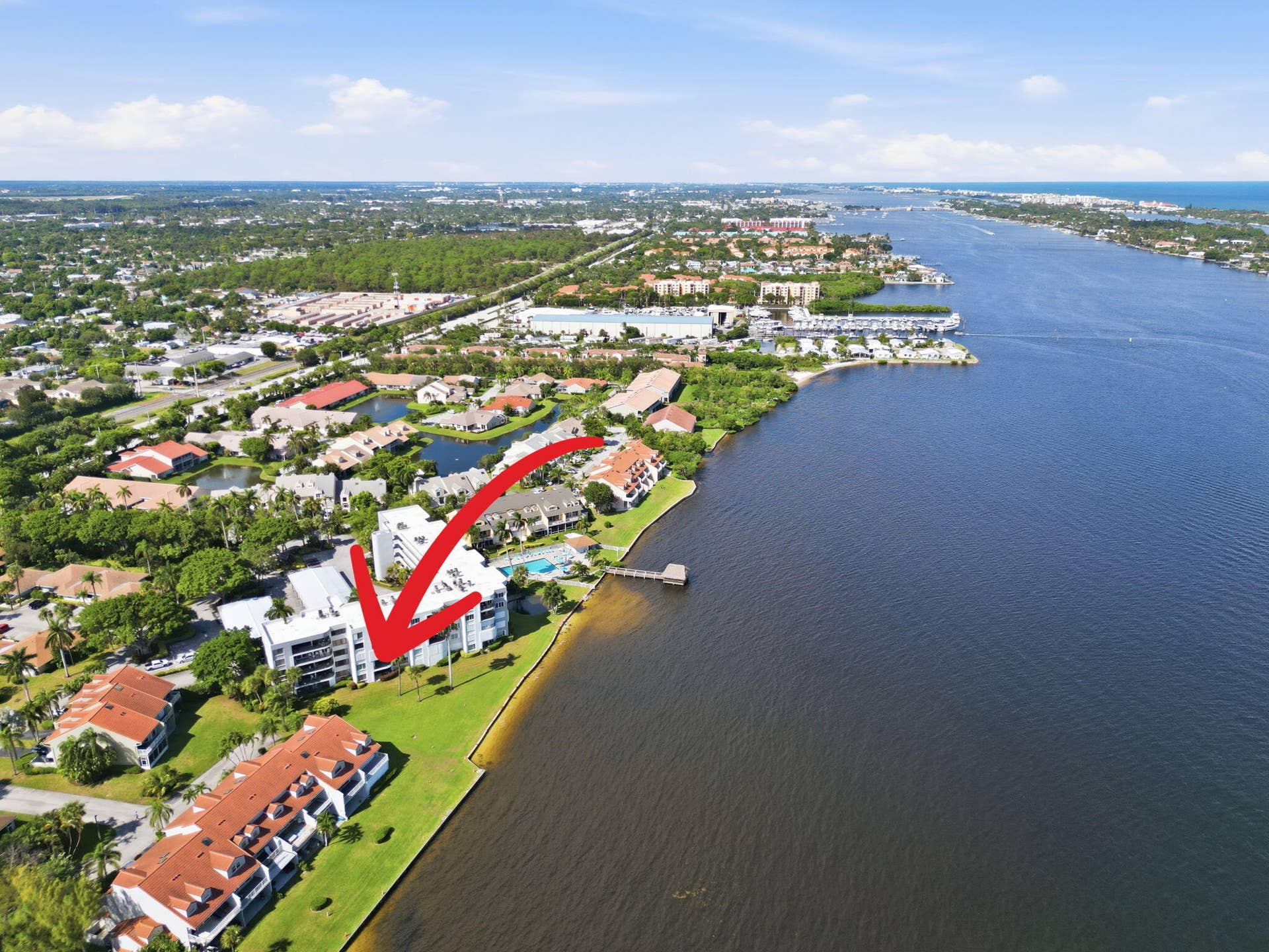 8200 Lakeshore Drive, #2020, Hypoluxo, FL 33462 droneofareaandbuilding