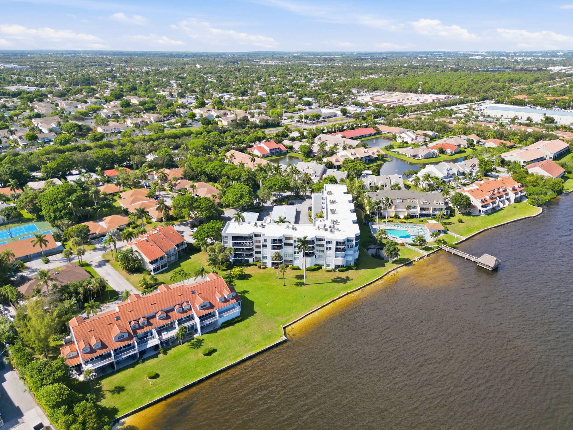8200 Lakeshore Drive, #2020, Hypoluxo, FL 33462 droneofbuildingandwater