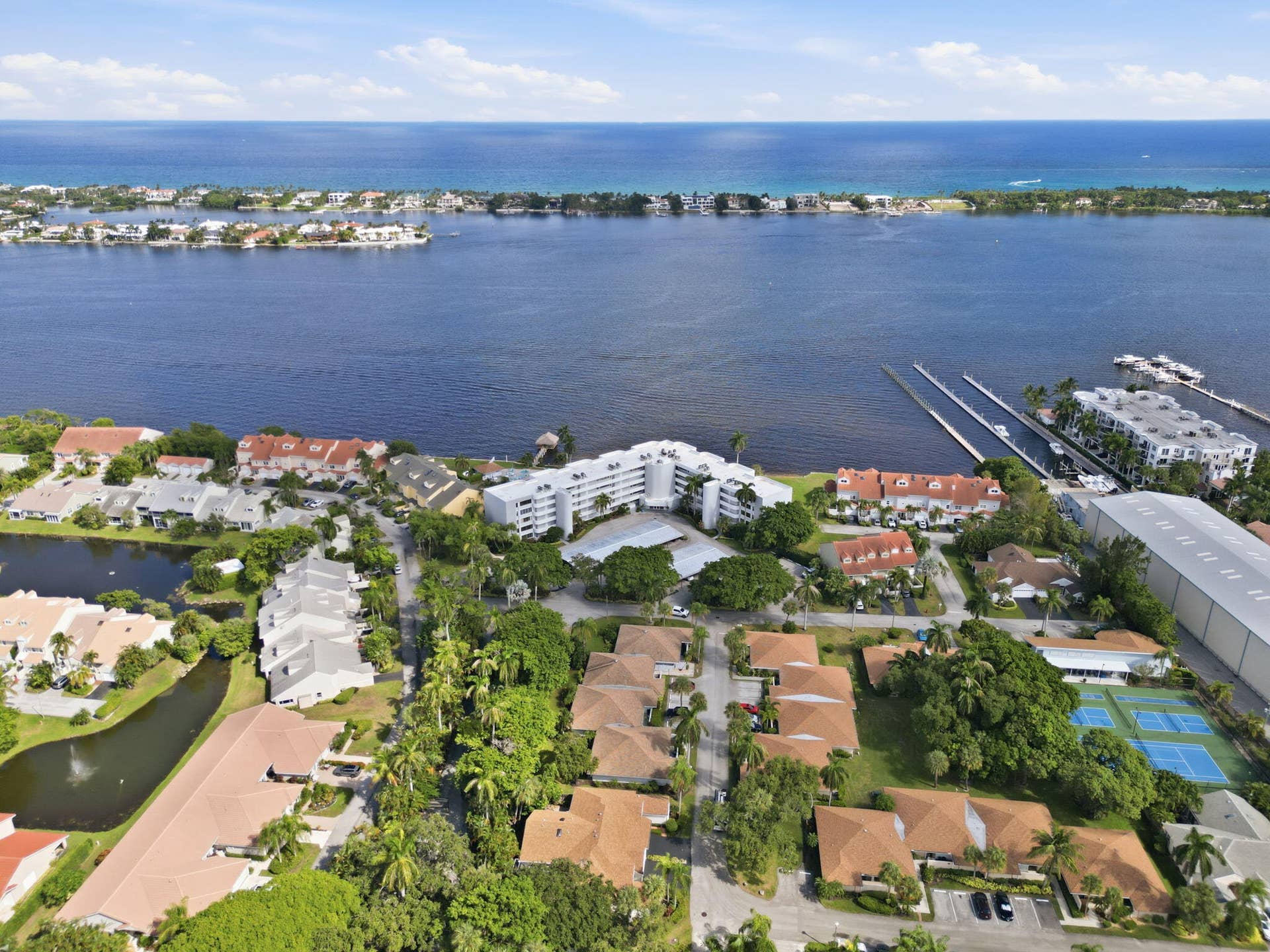 8200 Lakeshore Drive, #2020, Hypoluxo, FL 33462 droneshotofbuildingfacingmanalapan