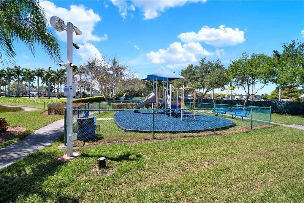 2711 NE 4 Street, #101, Homestead, FL 33033 Playground