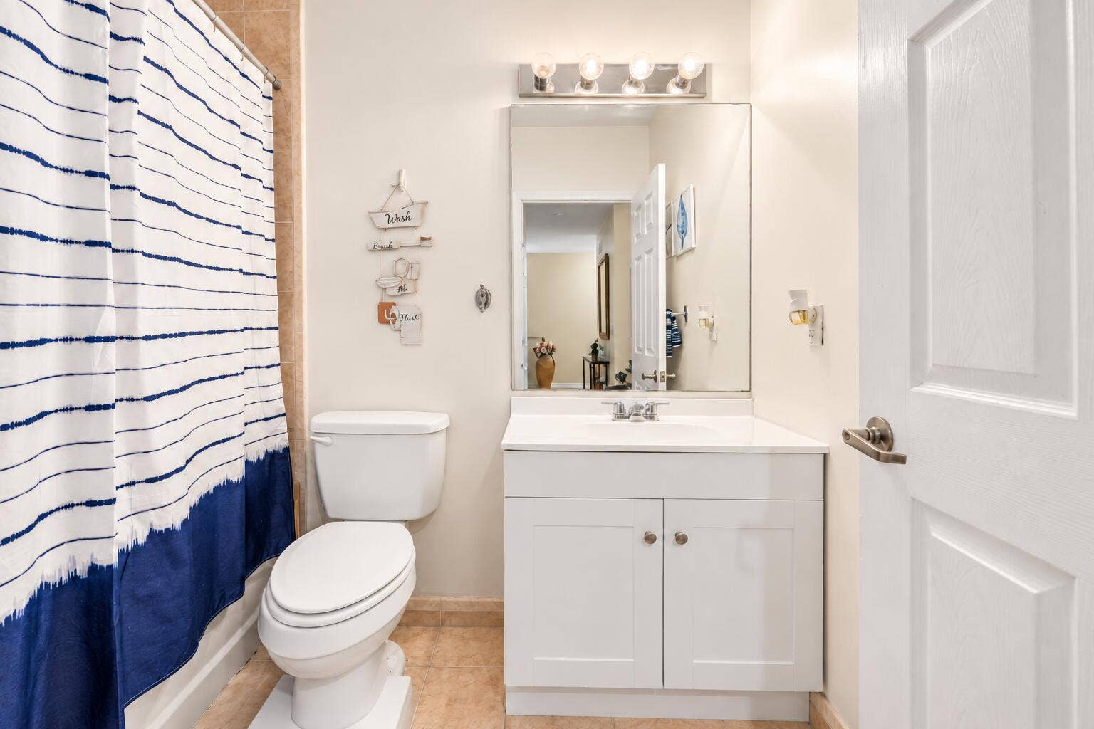 2711 NE 4 Street, #101, Homestead, FL 33033 Guest Bathroom