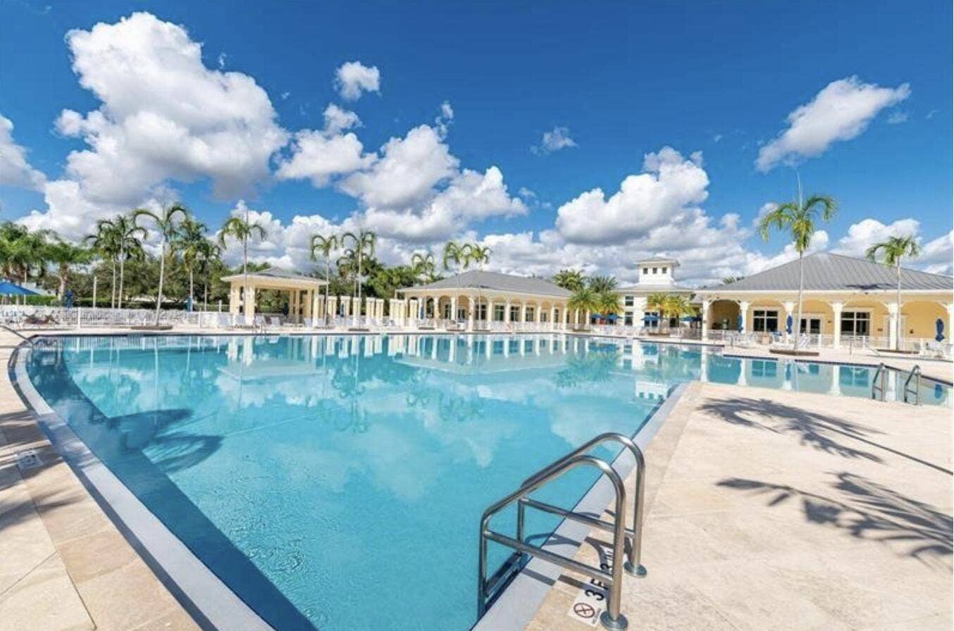 2711 NE 4 Street, #101, Homestead, FL 33033 Pool