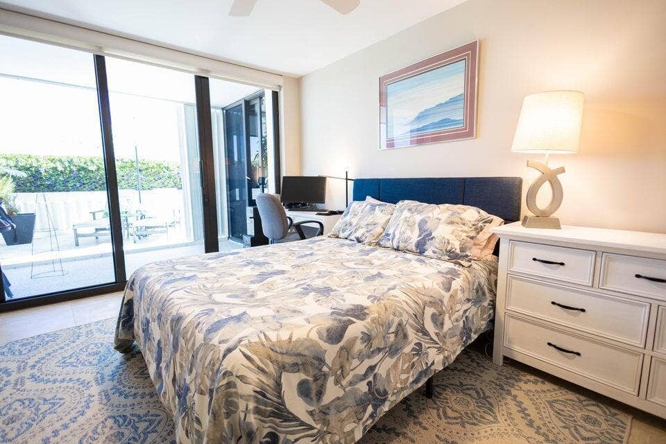 3590 S OCEAN Boulevard, #104, South Palm Beach, FL 33480 Guest Bed b