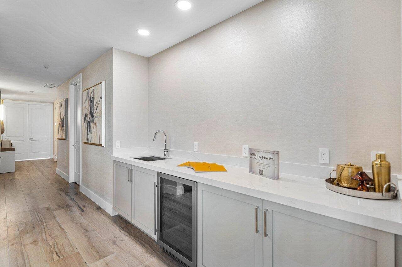 176 Lake Drive, #1102, Palm Beach Shores, FL 33404 010-184LakeDrive-PalmBeachShores-FL-3340