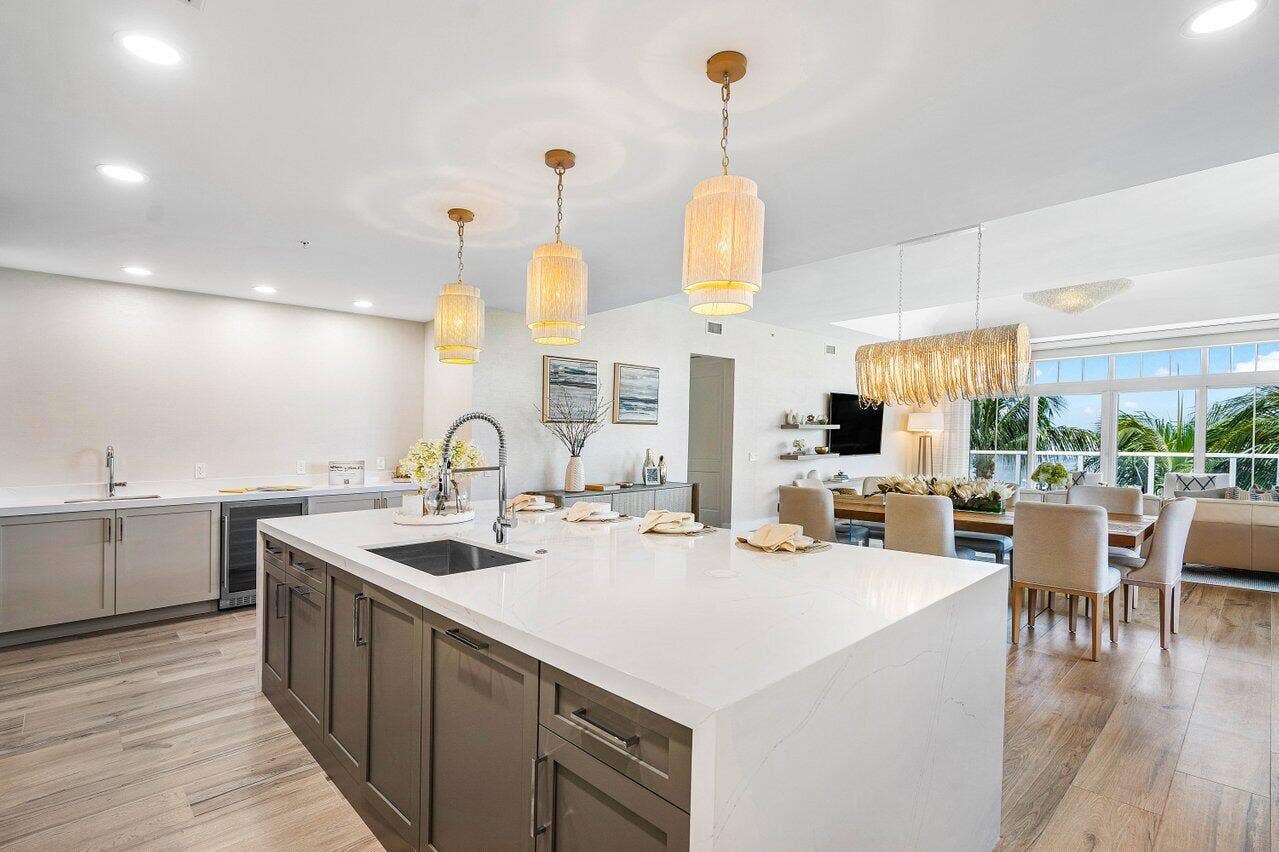 176 Lake Drive, #1102, Palm Beach Shores, FL 33404 012-184LakeDrive-PalmBeachShores-FL-3340