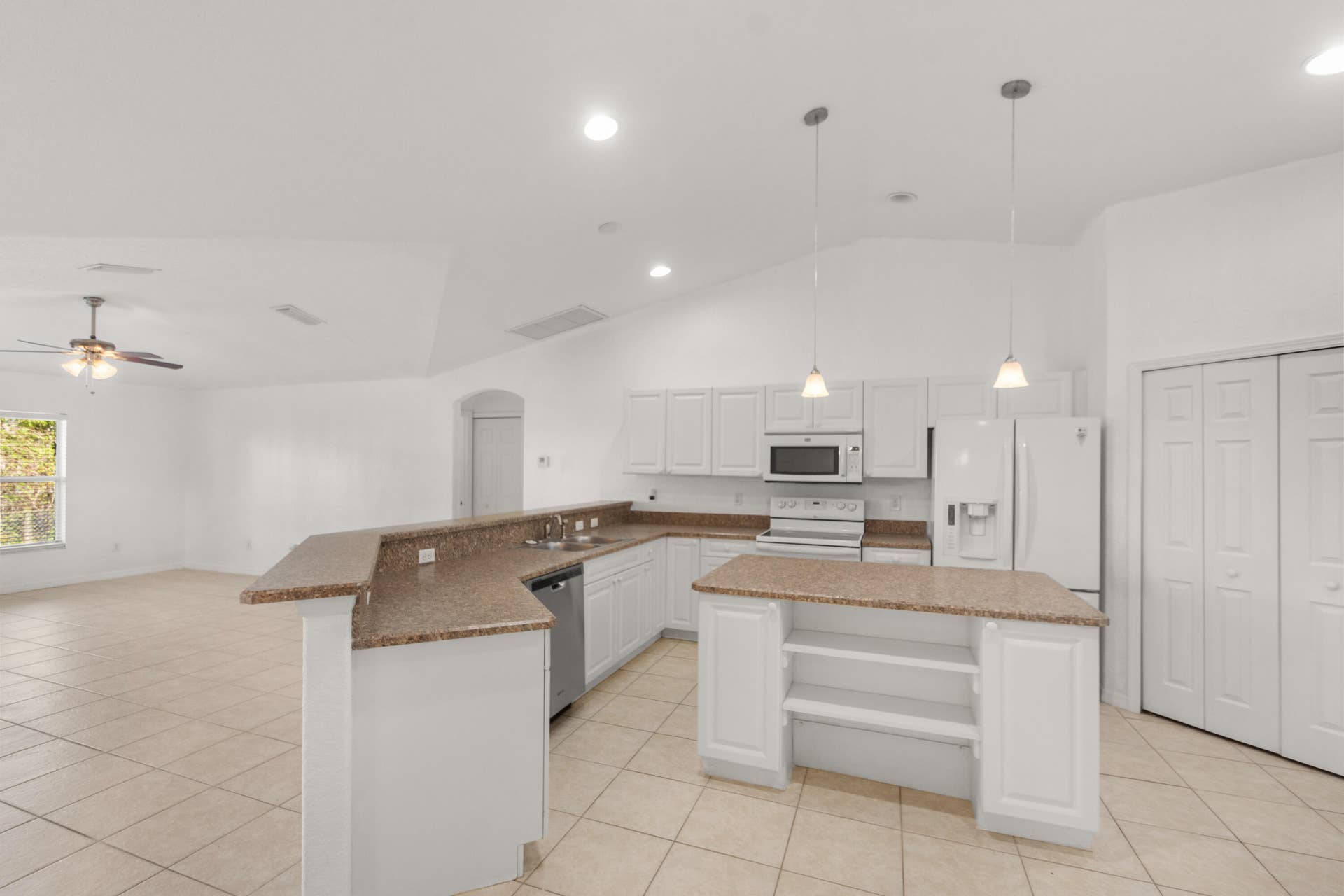 619 CARNIVAL Terrace, Sebastian, FL 32958 Image00021