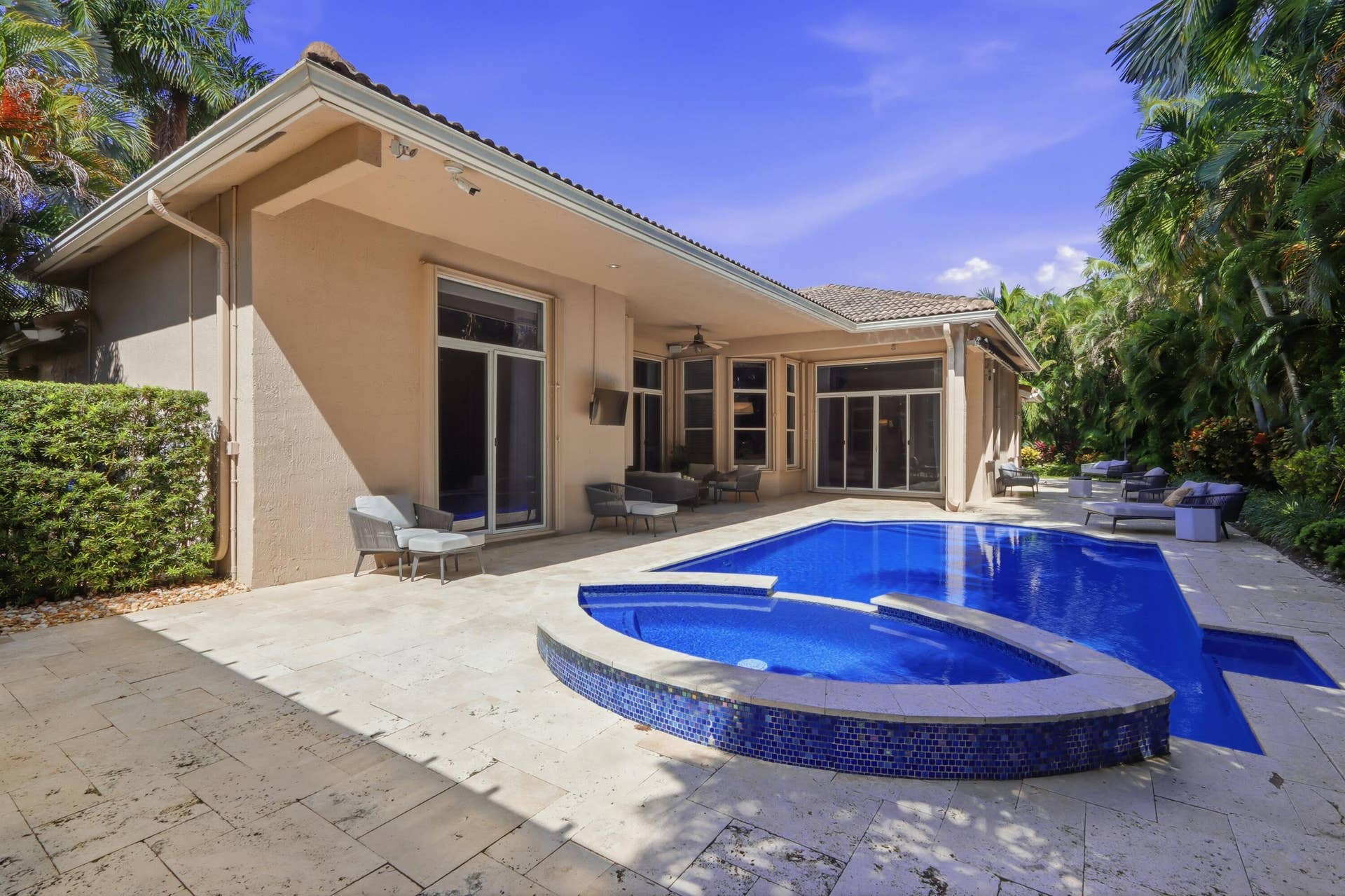 1580 VICTORIA ISLE Way, Weston, FL 33327 Pool