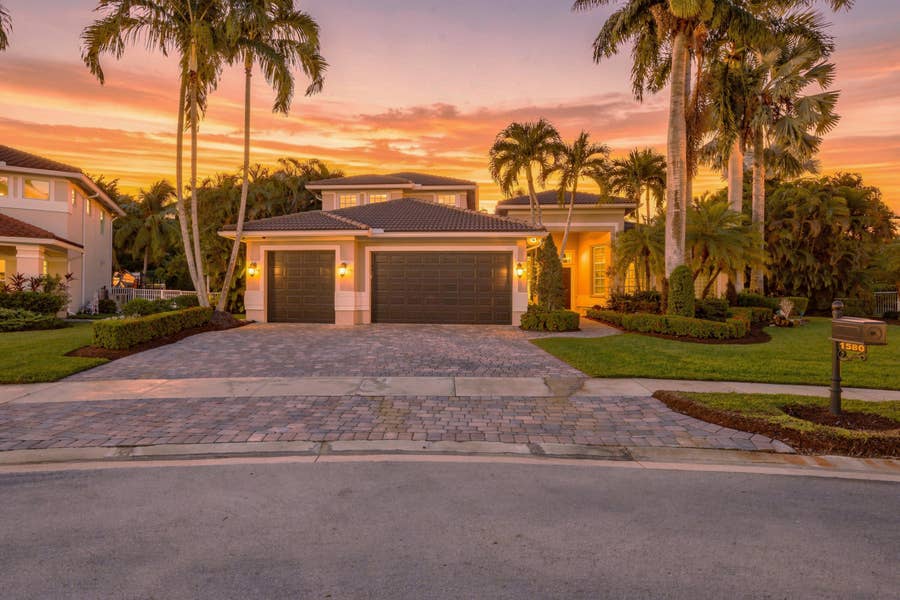 Property photo for 1580 VICTORIA ISLE Way, Weston, FL