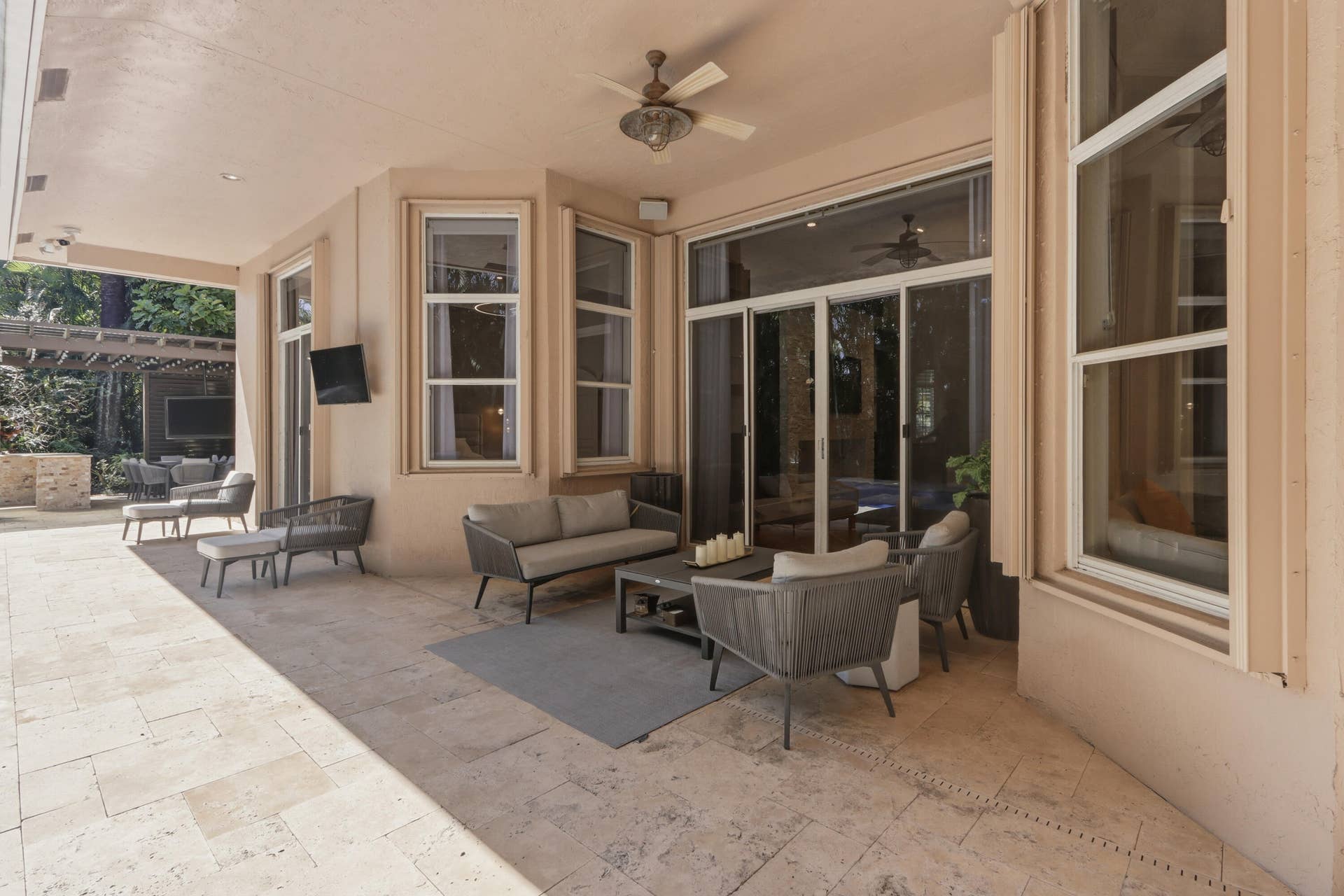 1580 VICTORIA ISLE Way, Weston, FL 33327 Patio