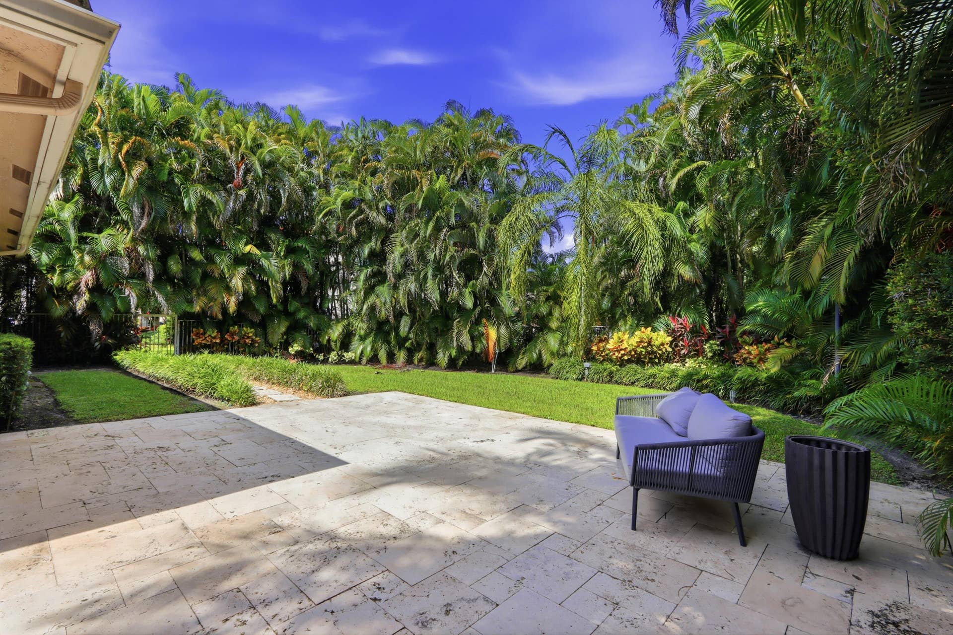1580 VICTORIA ISLE Way, Weston, FL 33327 Backyard