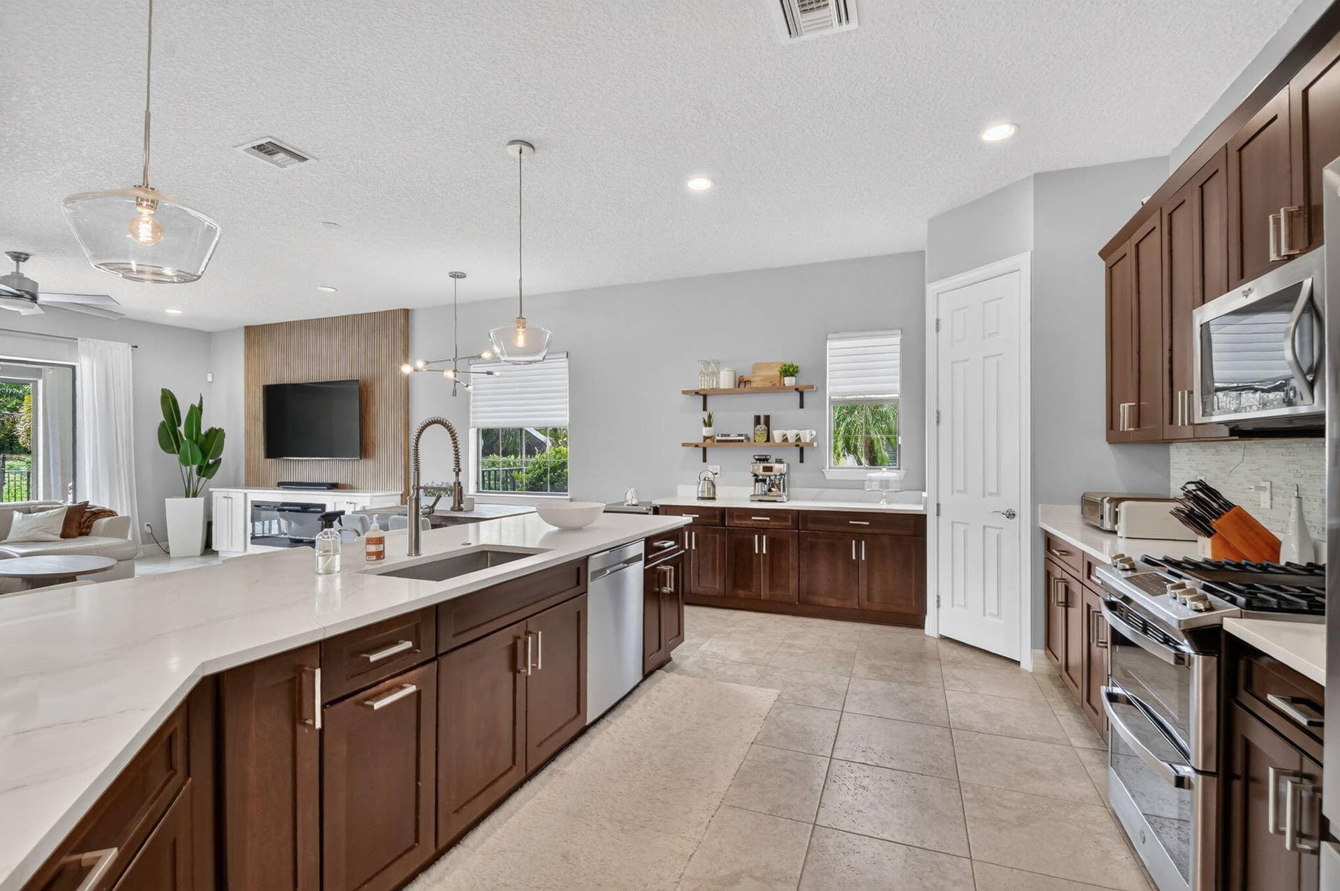 4637 Siena Circle, Wellington, Wellington, FL 33414 Kitchen Large Counter Space