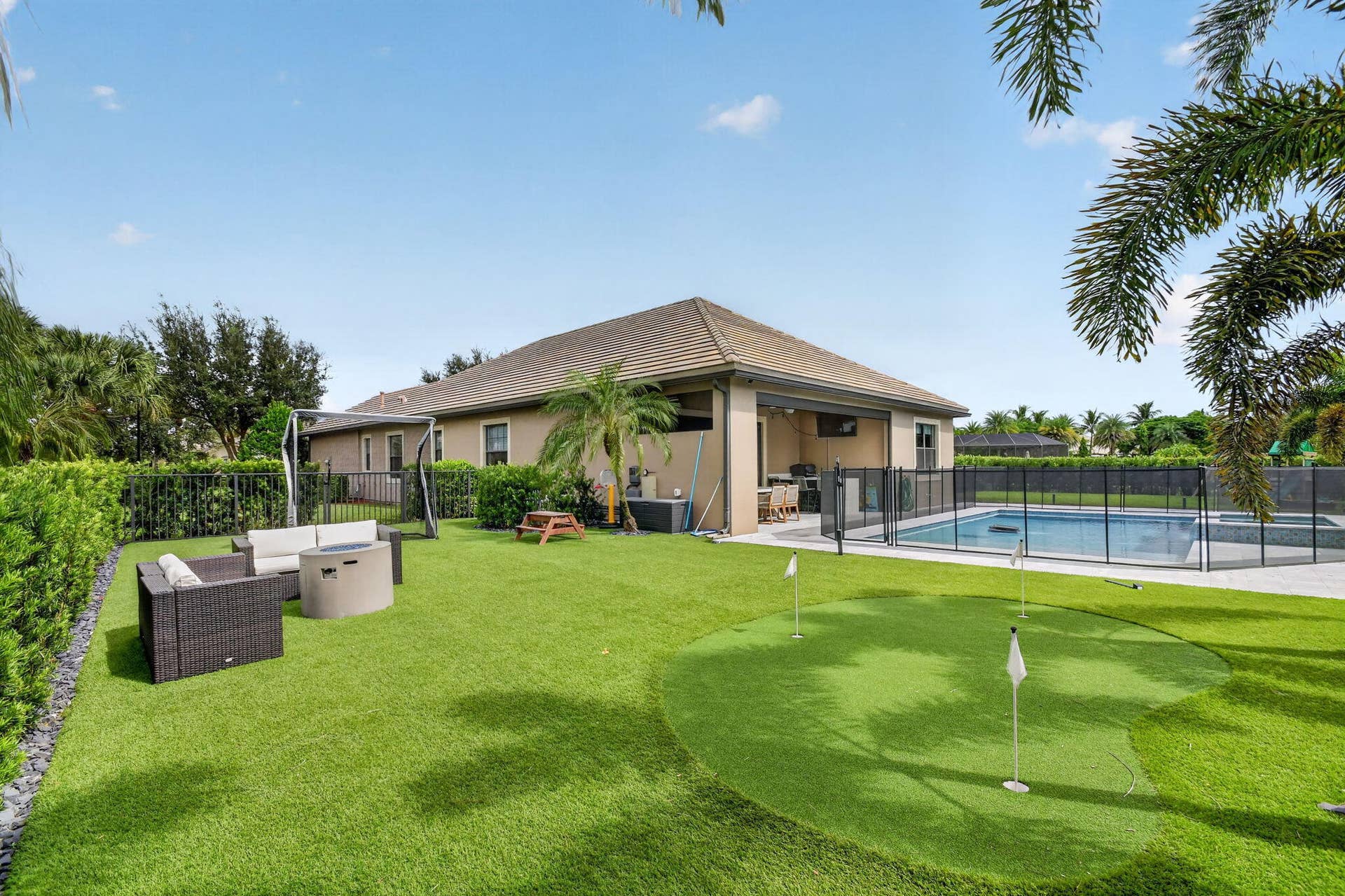 4637 Siena Circle, Wellington, Wellington, FL 33414 Putting Green & Fire Pit