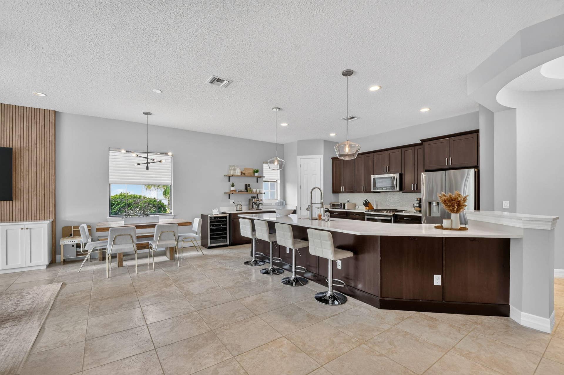4637 Siena Circle, Wellington, Wellington, FL 33414 Kitchen Island