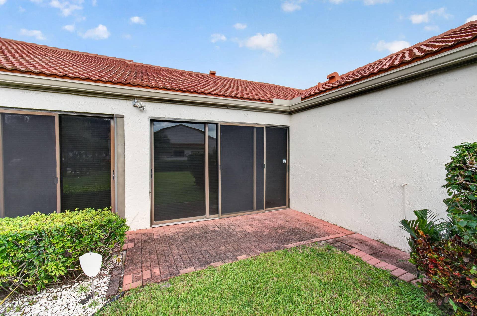 5887 PARKWALK Circle W, Boynton Beach, FL 33472 REAR PATIO
