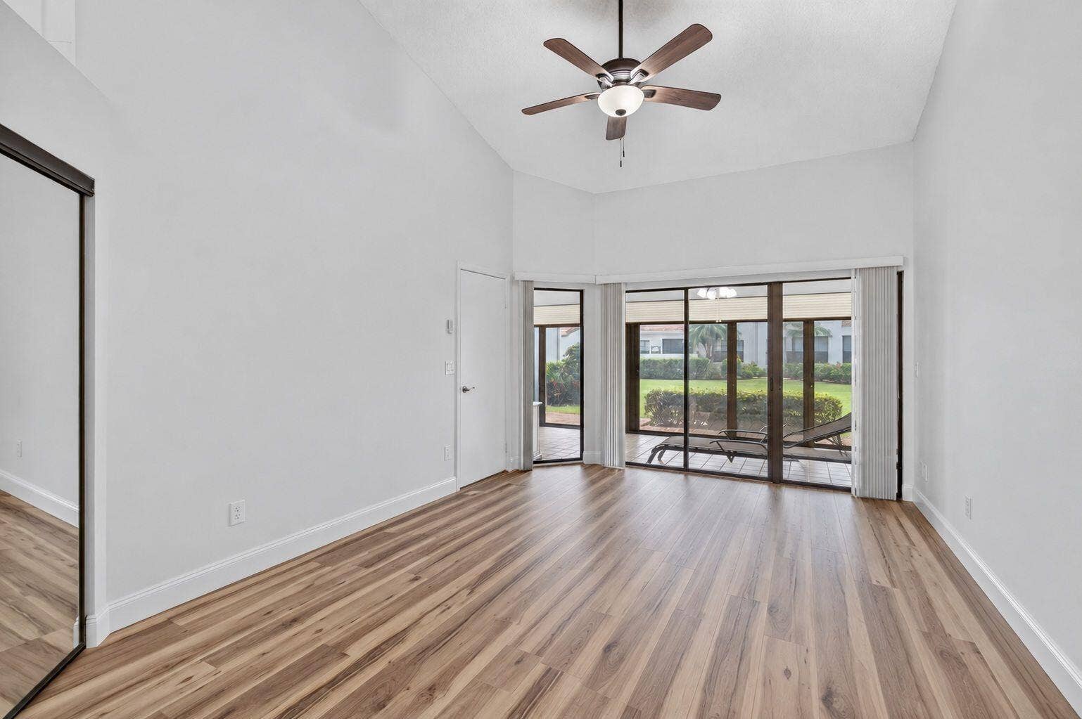 5887 PARKWALK Circle W, Boynton Beach, FL 33472 Owners Suite