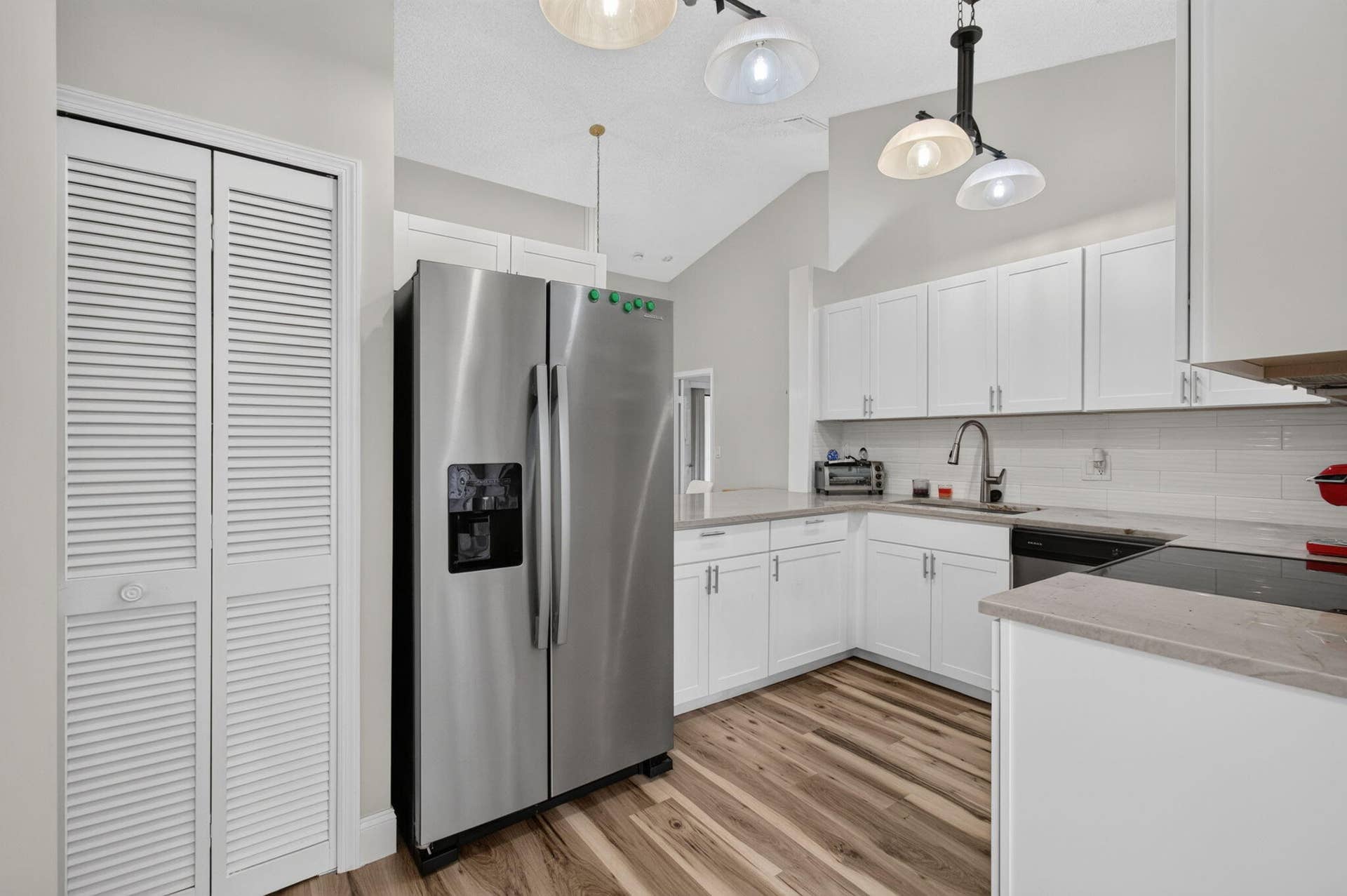 5887 PARKWALK Circle W, Boynton Beach, FL 33472 KITCHEN