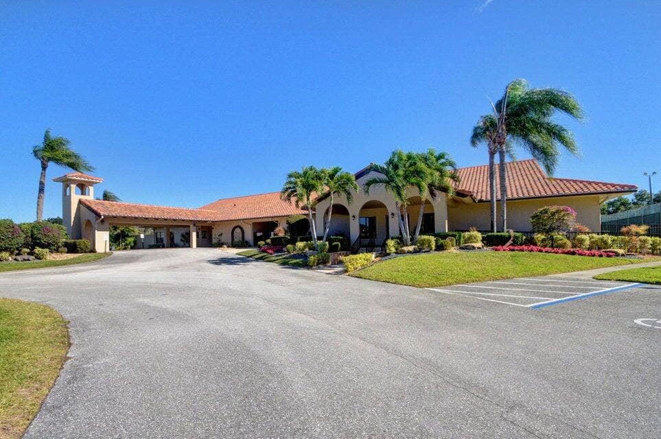 5887 PARKWALK Circle W, Boynton Beach, FL 33472 CLUB1