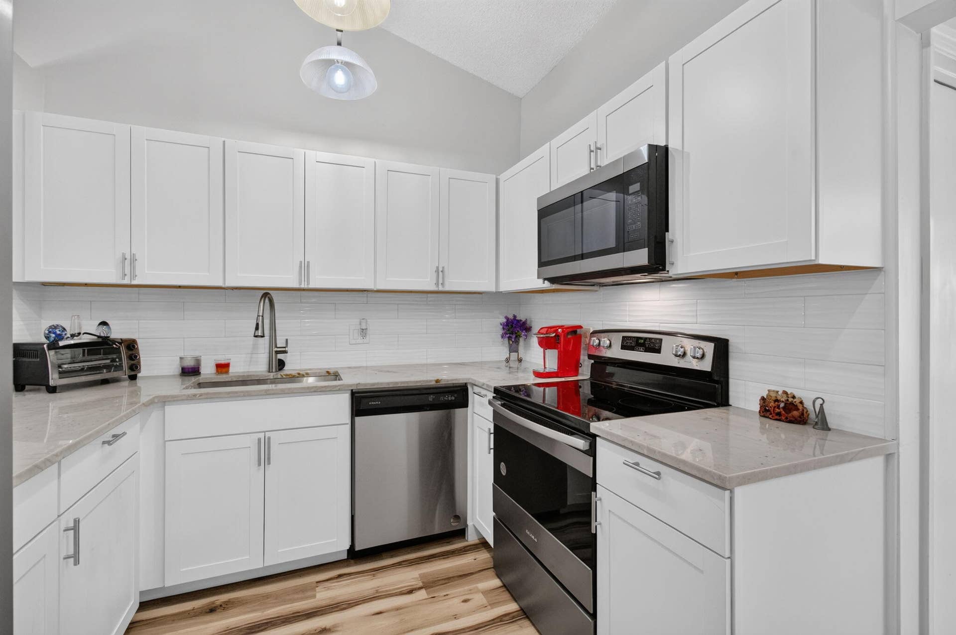 5887 PARKWALK Circle W, Boynton Beach, FL 33472 KITCHEN