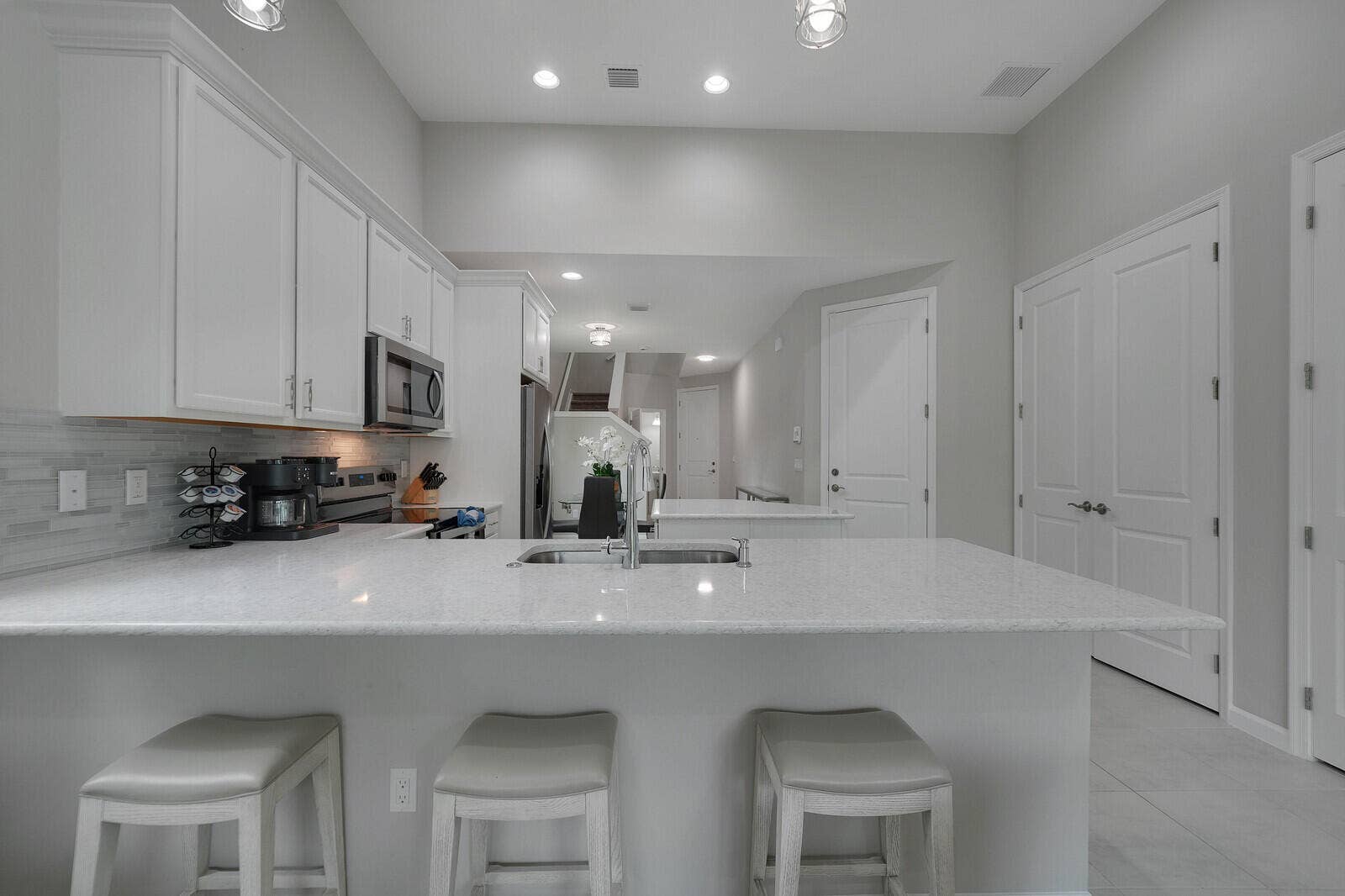 A breakfast bar convenient to enjoy any meal.