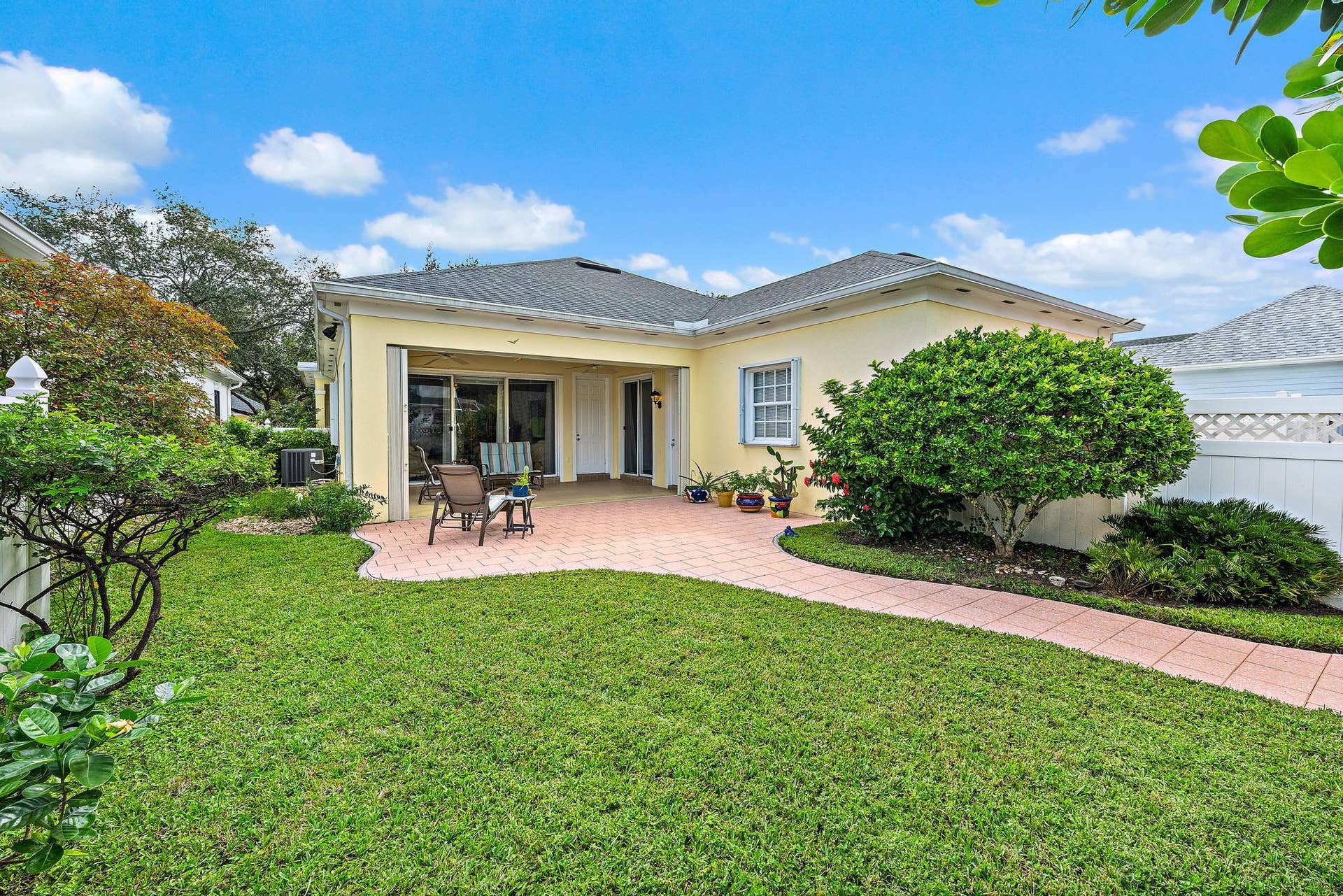 244 HONEYSUCKLE Drive, Jupiter, FL 33458 Room for a custom pool