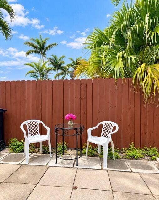 809 NE 16TH Street, Fort Lauderdale, Fort Lauderdale, FL 33304 E7C8DFD7-FE01-481E-A70C-C040FF895120