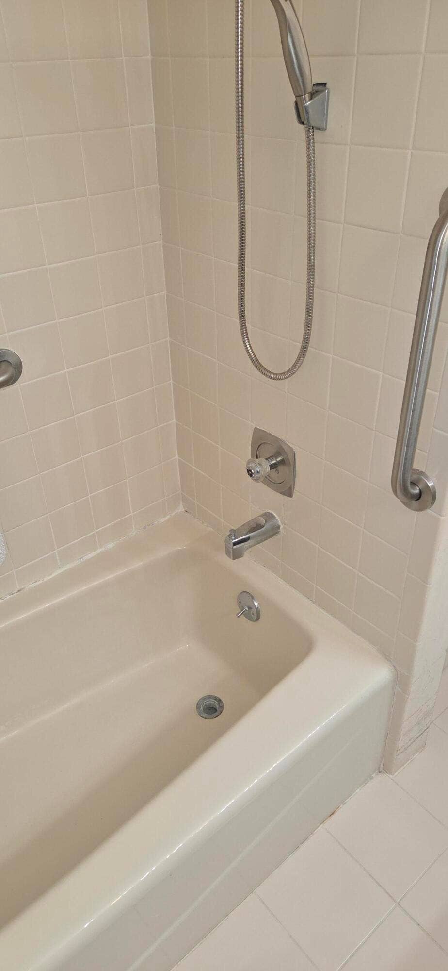 2448 NE 13TH Avenue, Pompano Beach, FL 33064 MASTER SHOWER
