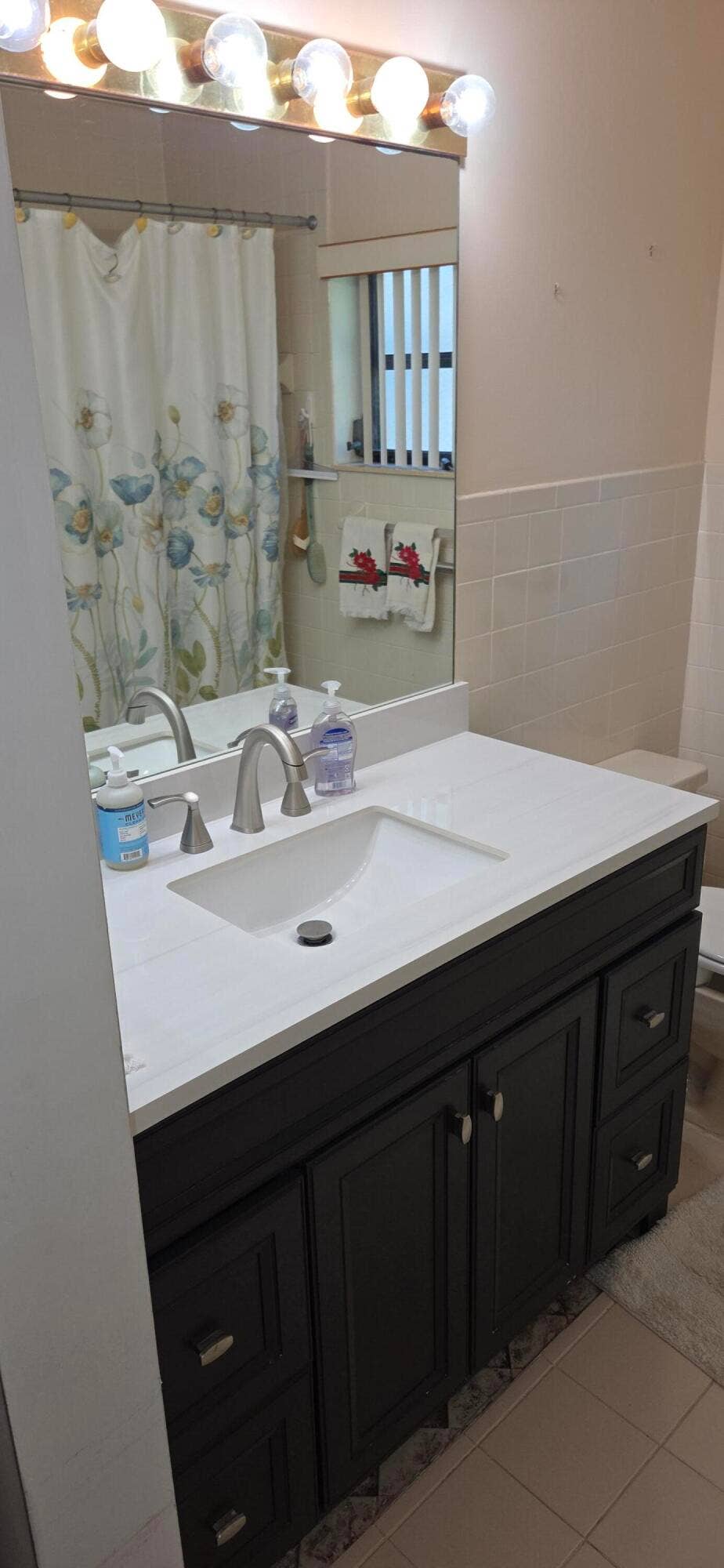 2448 NE 13TH Avenue, Pompano Beach, FL 33064 MASTER BATH