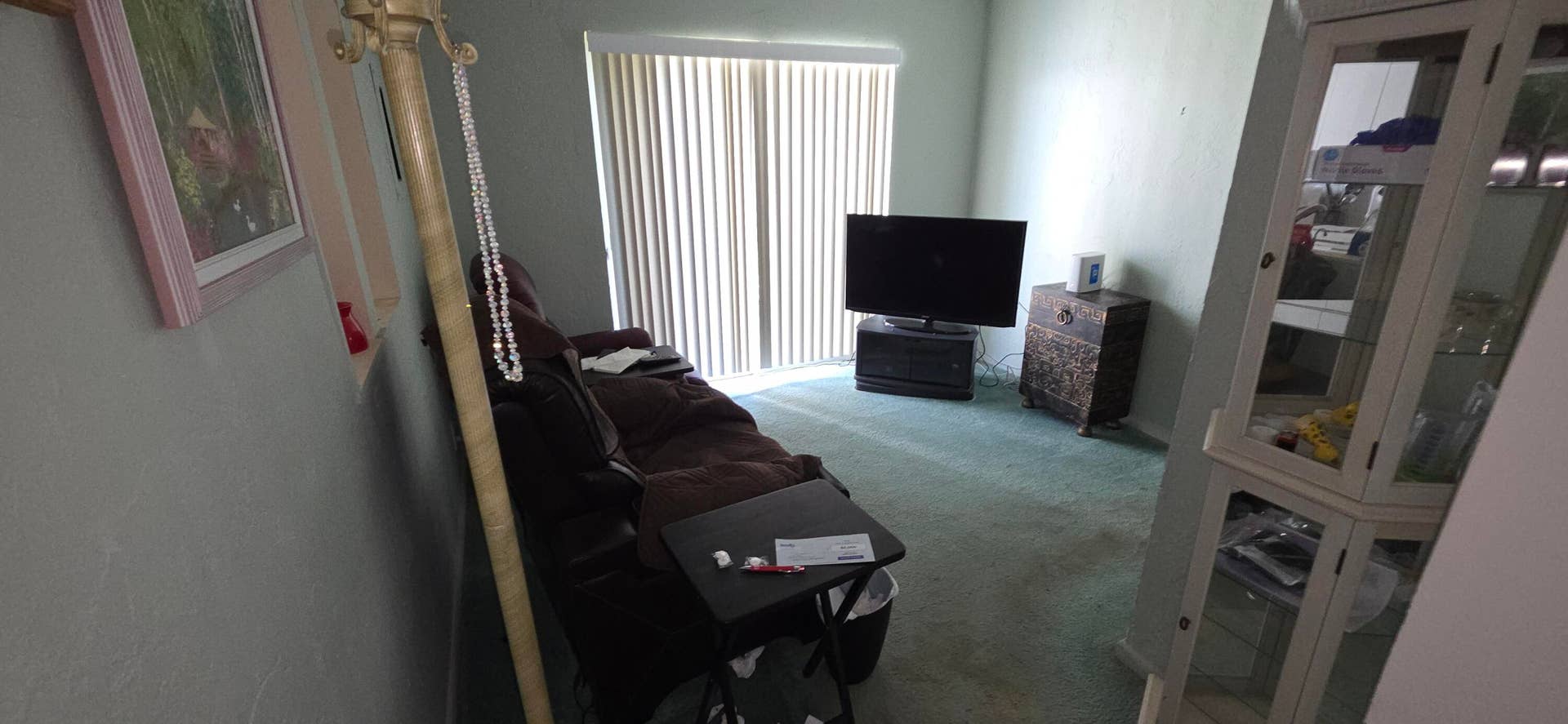 2448 NE 13TH Avenue, Pompano Beach, FL 33064 LIVING ROOM