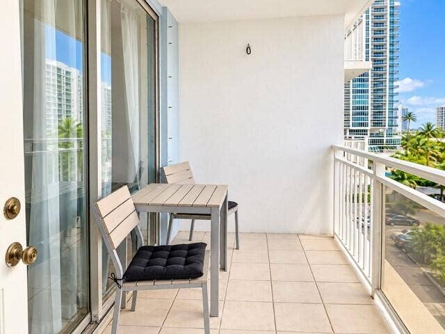1801 S OCEAN Drive S, #941, Hallandale Beach, FL 33009 8F0A17F7-6D9E-4E0B-ADF2-47EF0563851A