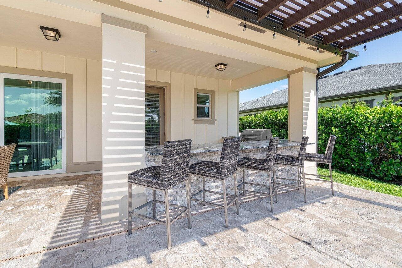 Outdoor Bar