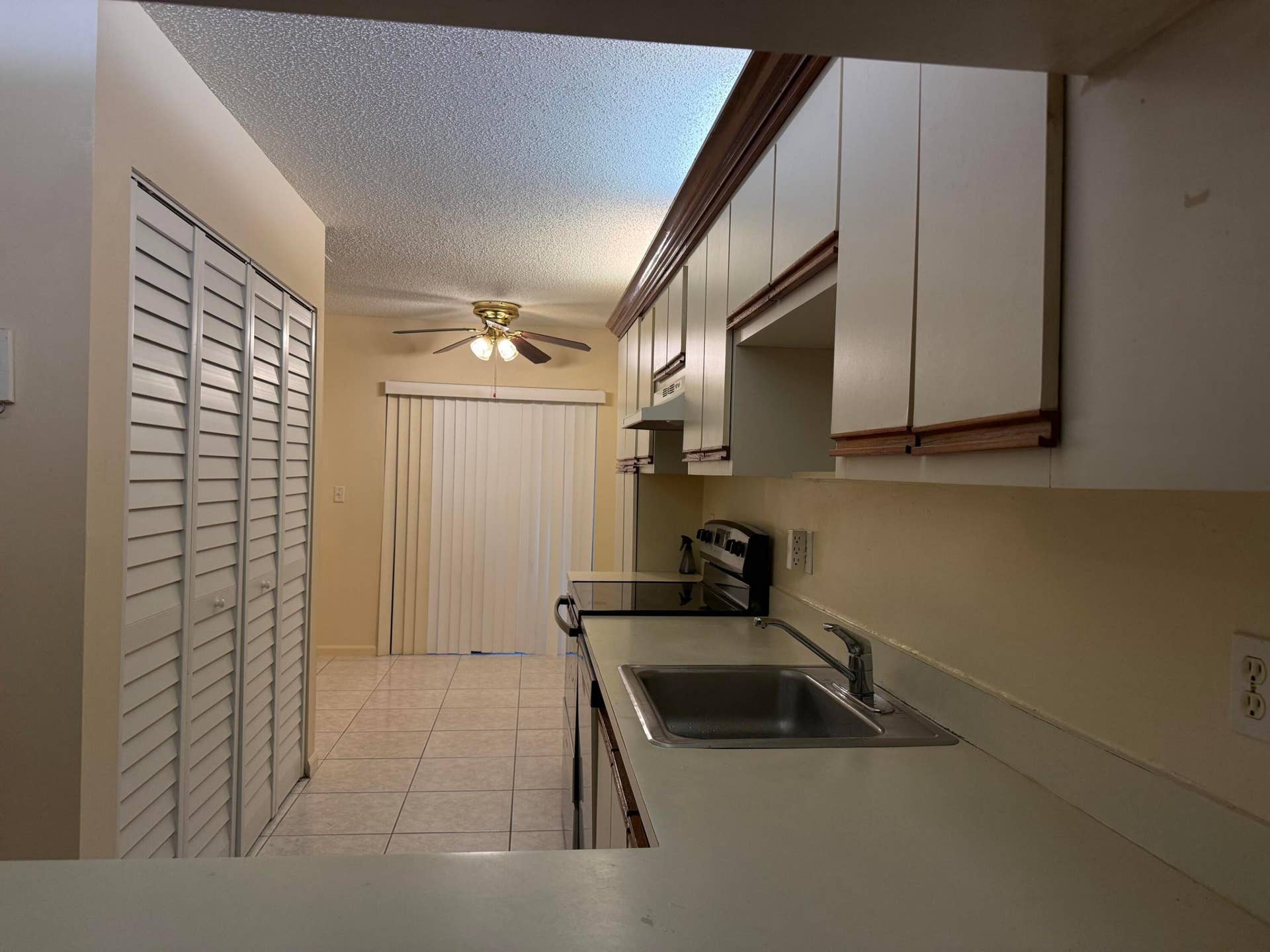 12028 ROYAL PALM Boulevard, #3-F, Coral Springs, FL 33065 Kitchen1