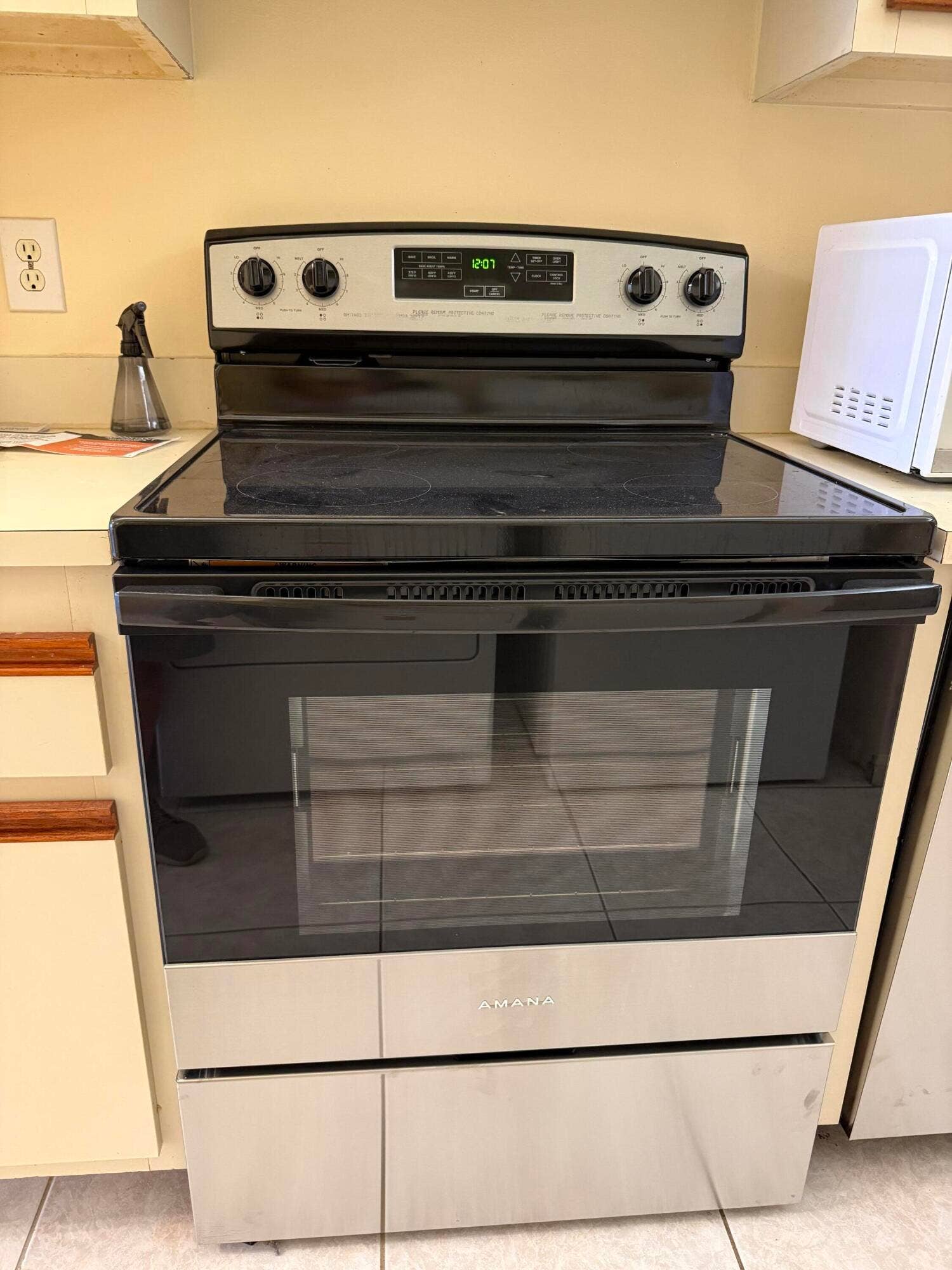 12028 ROYAL PALM Boulevard, #3-F, Coral Springs, FL 33065 Oven