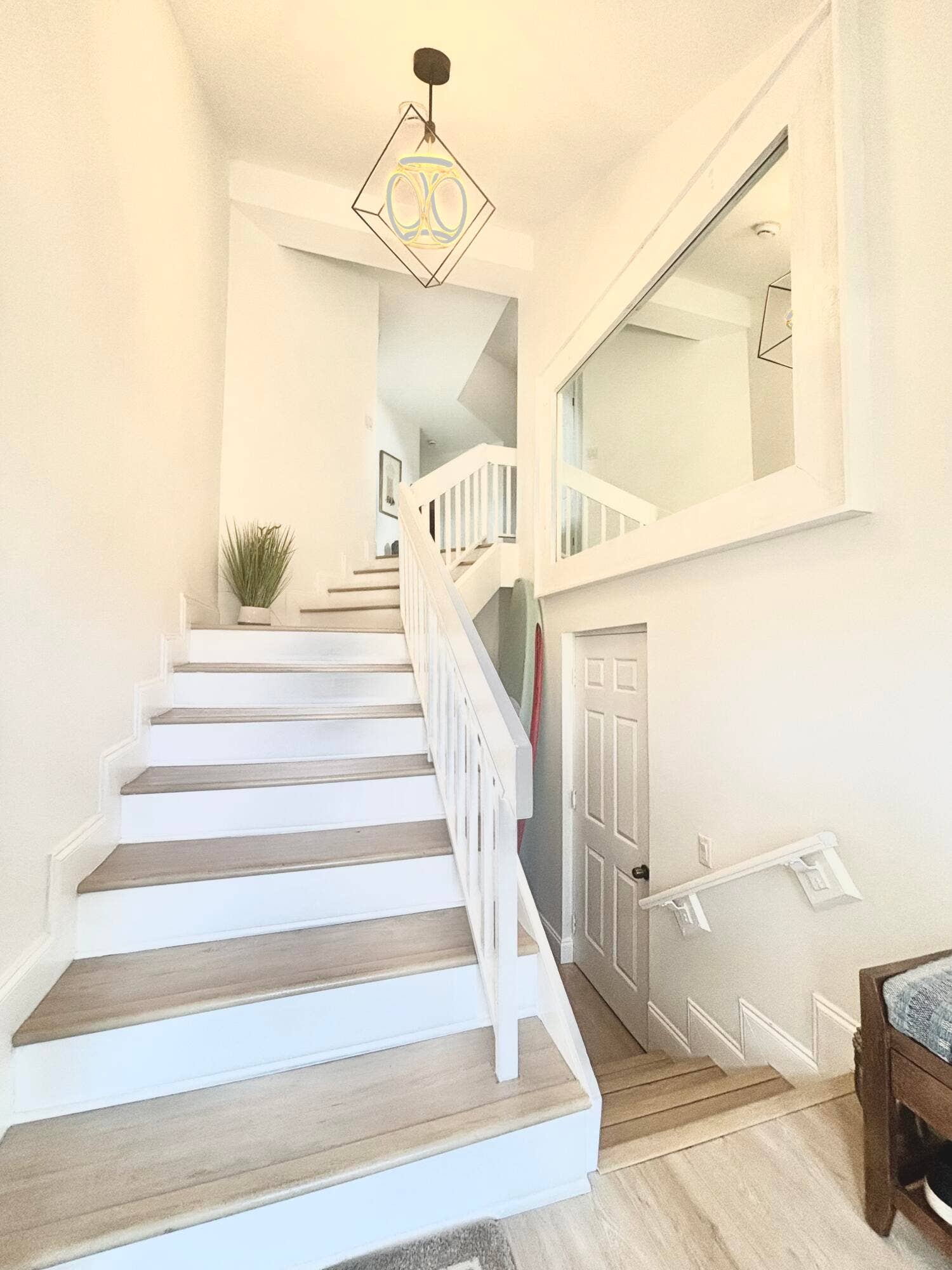 202 SEA OATS Drive E, #E, Juno Beach, Juno Beach, FL 33408 JUNO VERY BRIGHT STAIRS