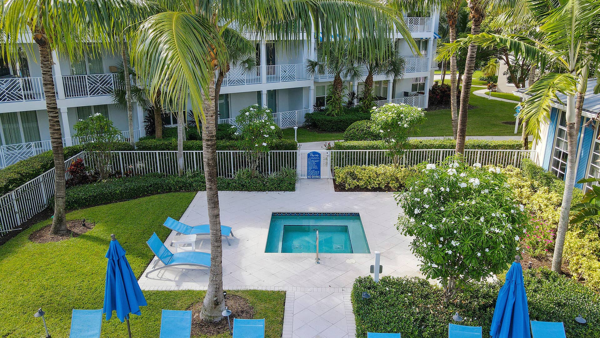 235 Bay Colony Drive N, Juno Beach, FL 33408 Hot Tub