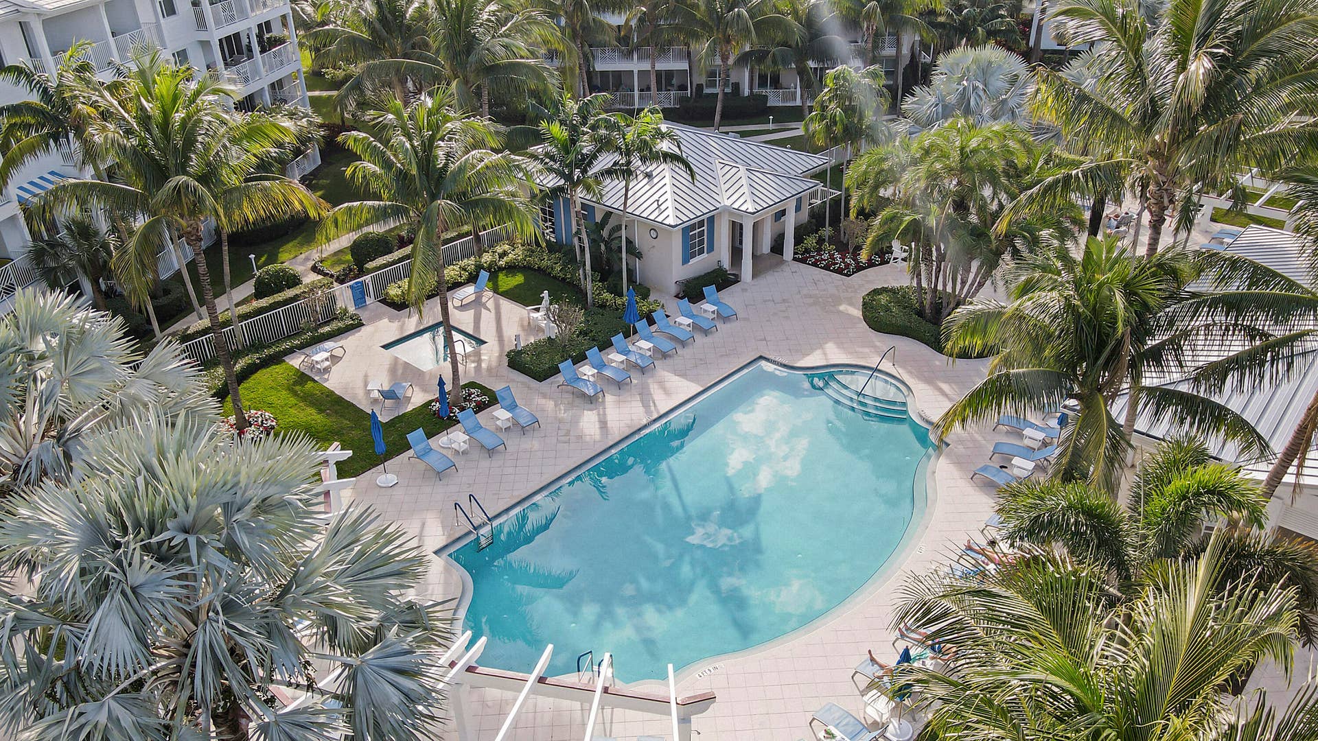 235 Bay Colony Drive N, Juno Beach, FL 33408 Amenities