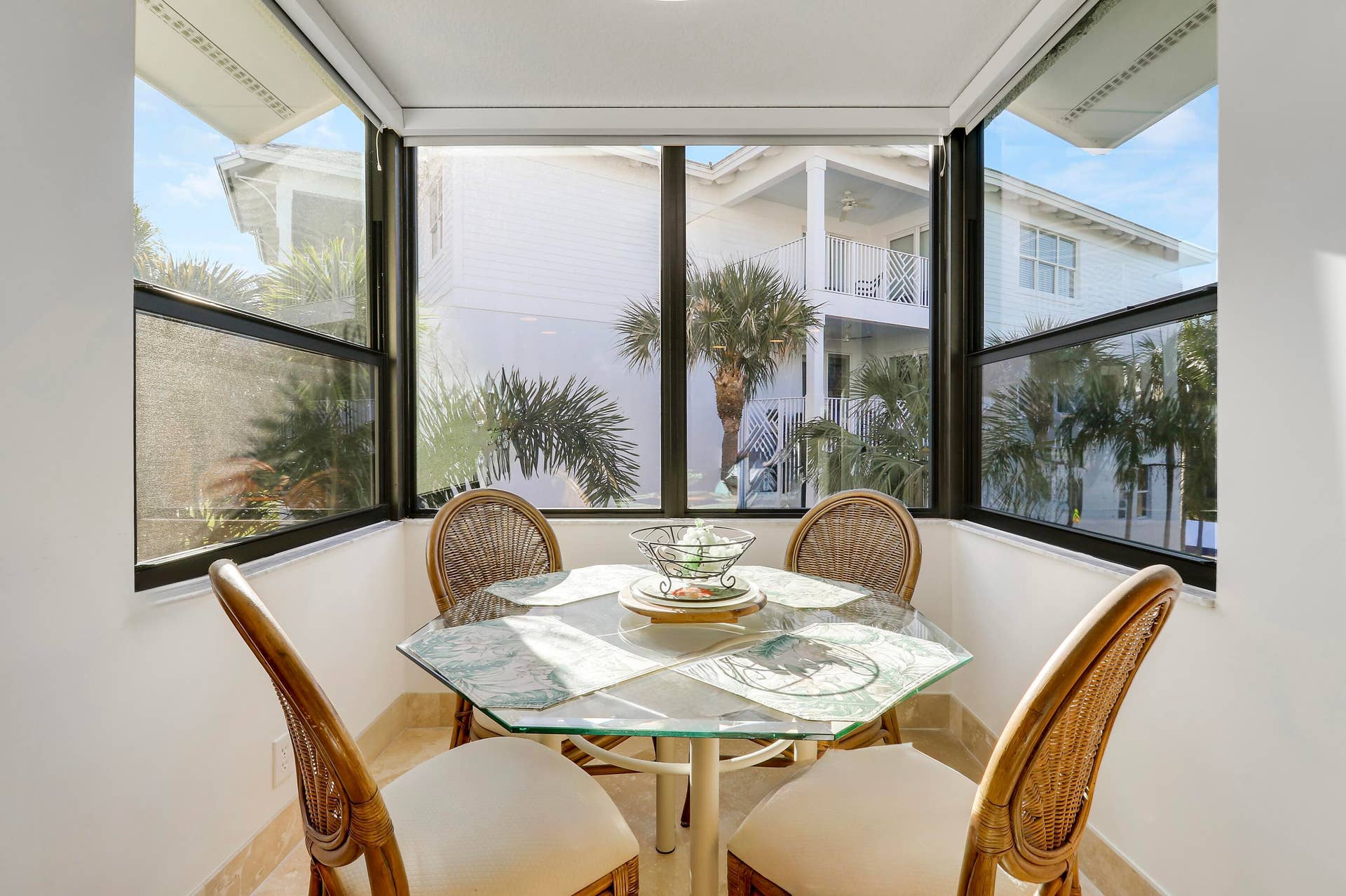 235 Bay Colony Drive N, Juno Beach, FL 33408 Breakfast Nook