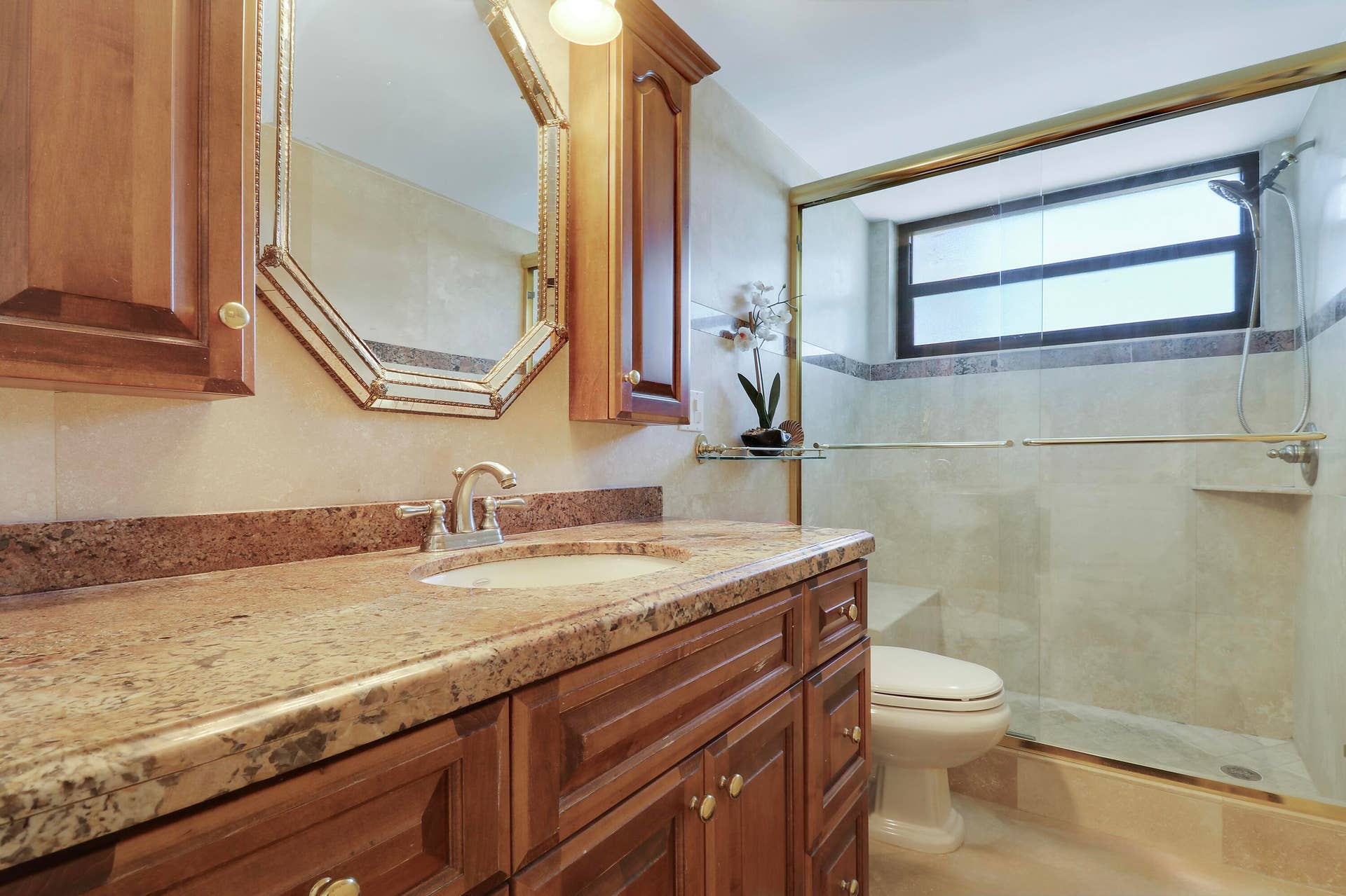 235 Bay Colony Drive N, Juno Beach, FL 33408 Guest Bath