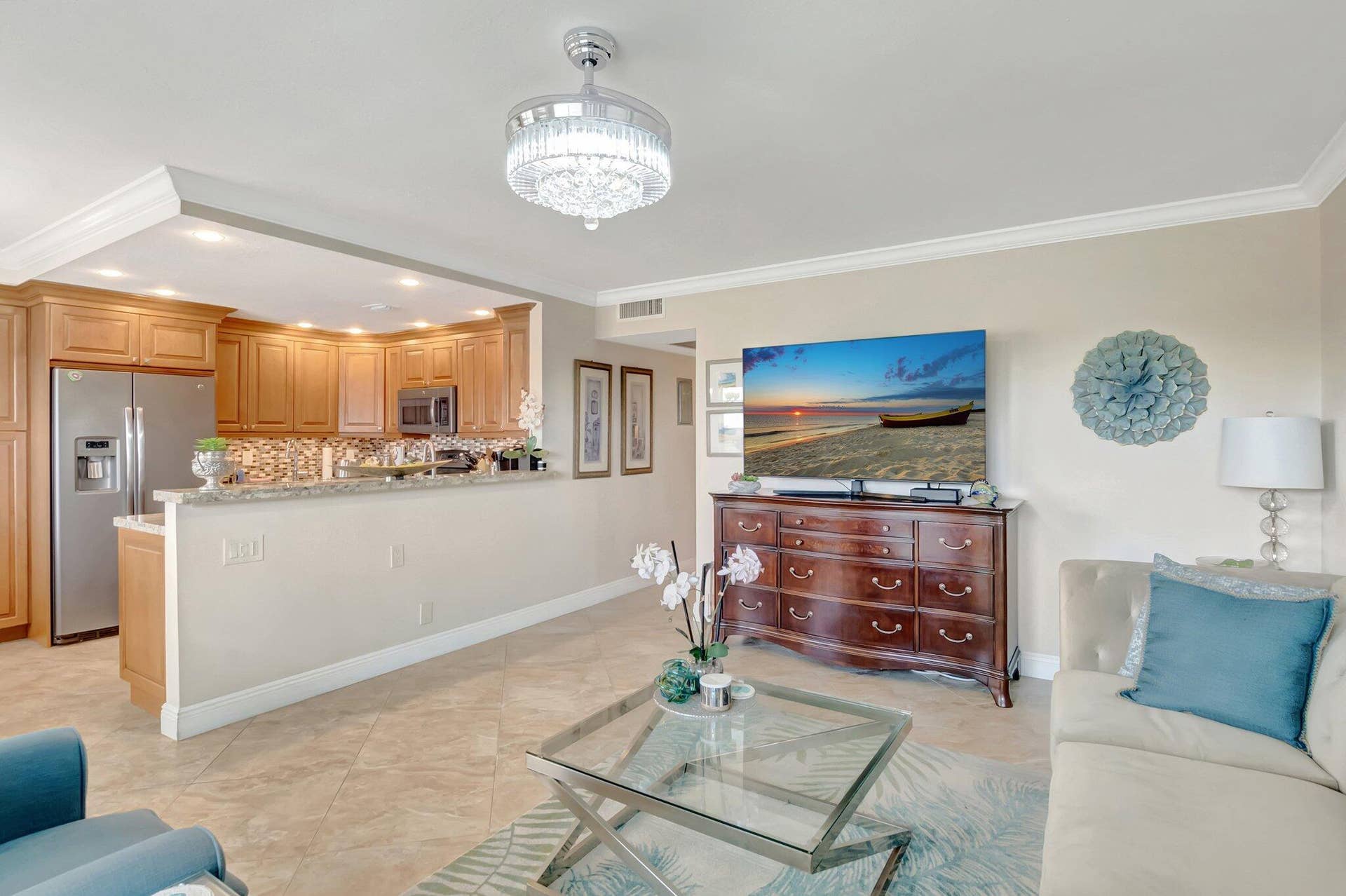 LIVING ROOM/KITCHEN