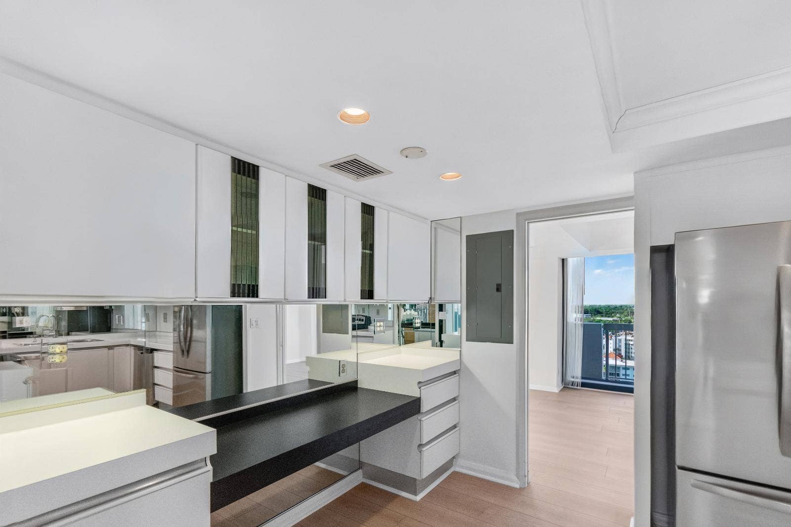 123 Lakeshore Drive, #1543, North Palm Beach, FL 33408 Kitchen