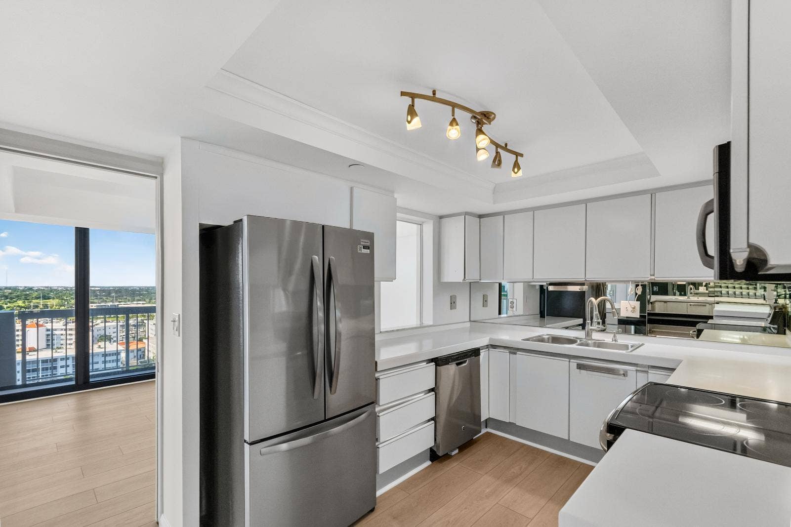 123 Lakeshore Drive, #1543, North Palm Beach, FL 33408 Kitchen