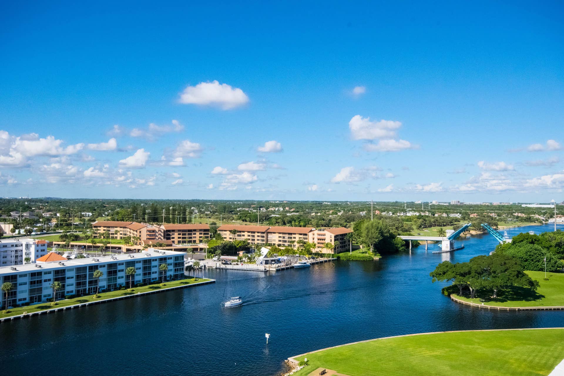 123 Lakeshore Drive, #1543, North Palm Beach, FL 33408 Intracoastal View